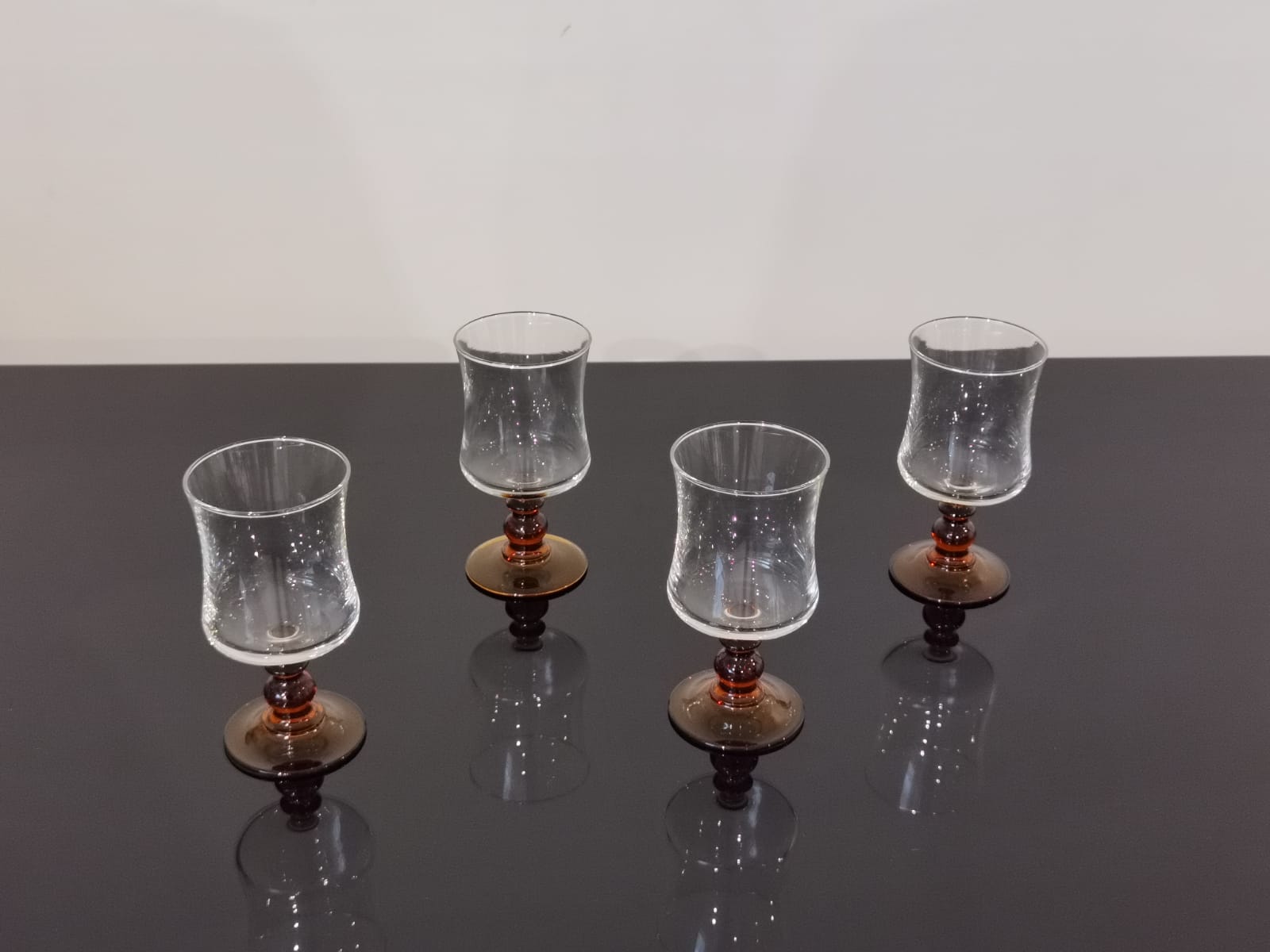 4 verres à vin Luminarc pieds ambrés