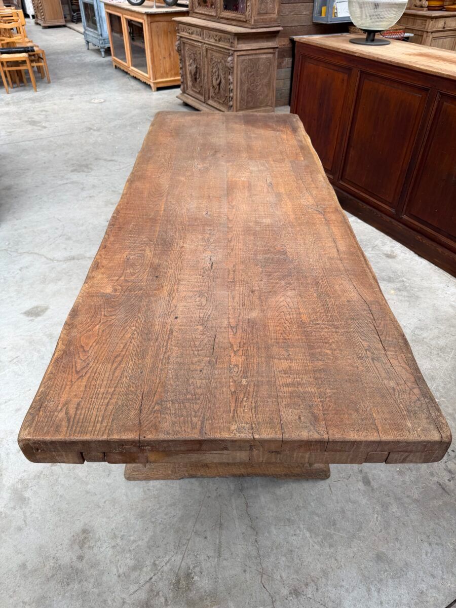 Table de type monastère en chêne