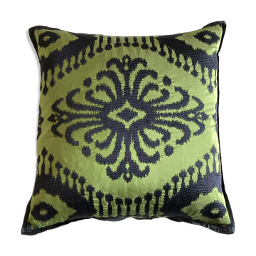 Coussin de soie brodée designer's guild 1990