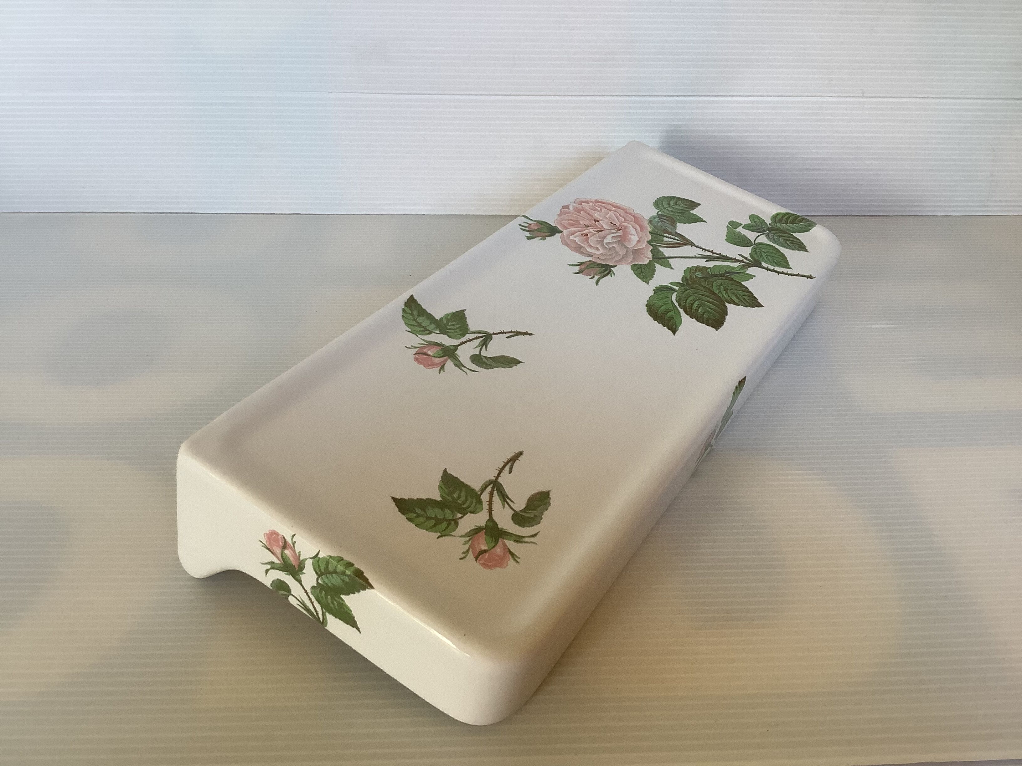 Paris porcelain shelf pink roses