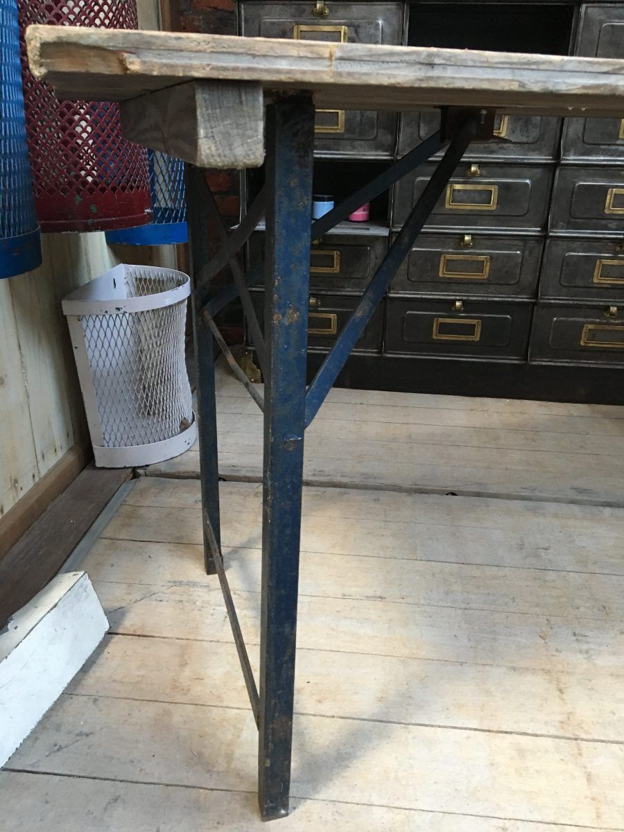 Table industrielle repliable