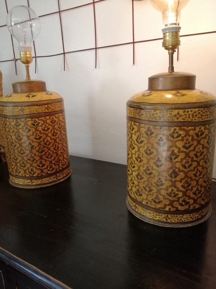 Duo of vintage metal lamps