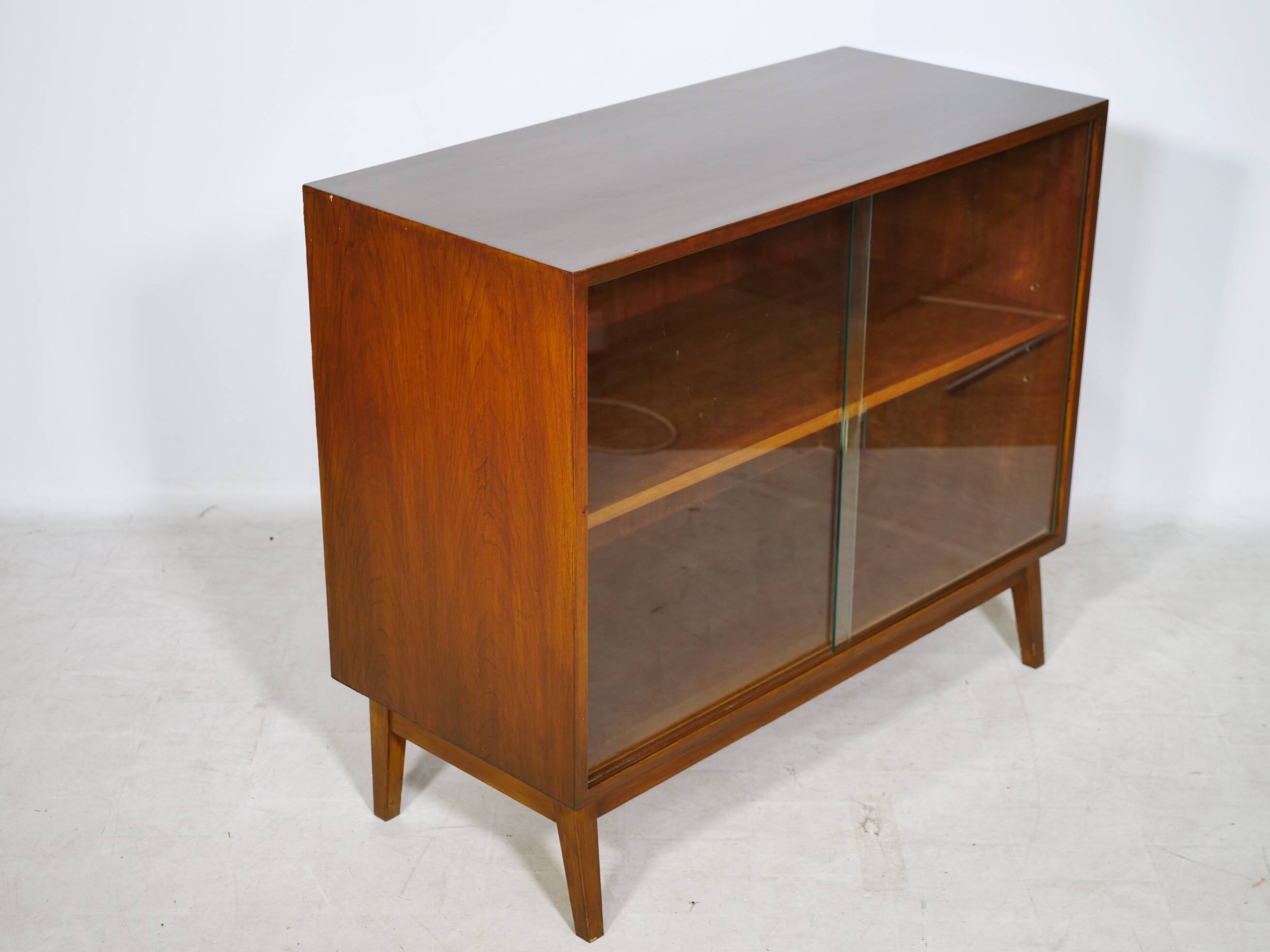 Buffet vitrine en teck des années 1960