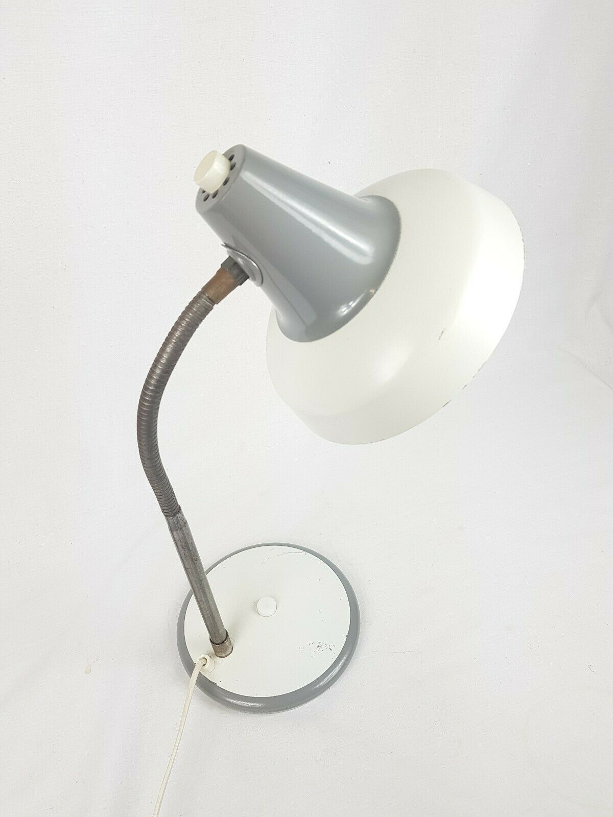 Large steerable desk lamp in white laquered metal 70s