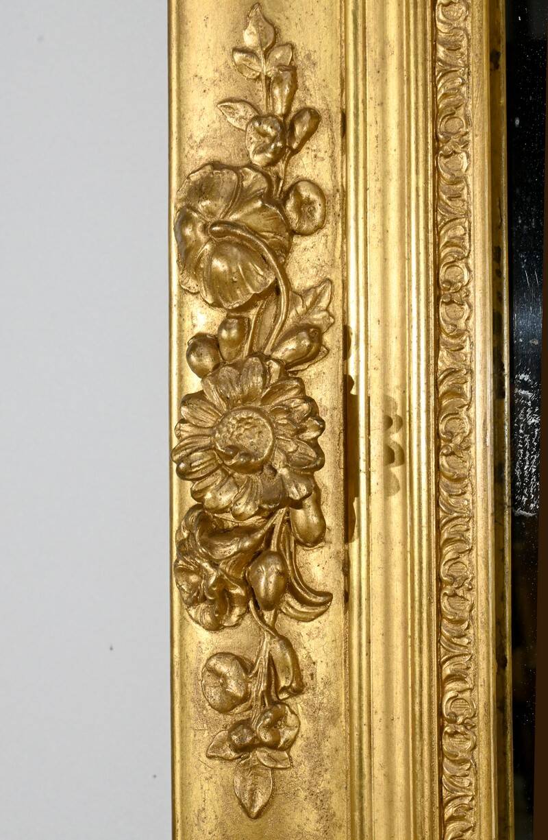 Important gilded wooden mirror, Louis XV style – first part of the 19th century