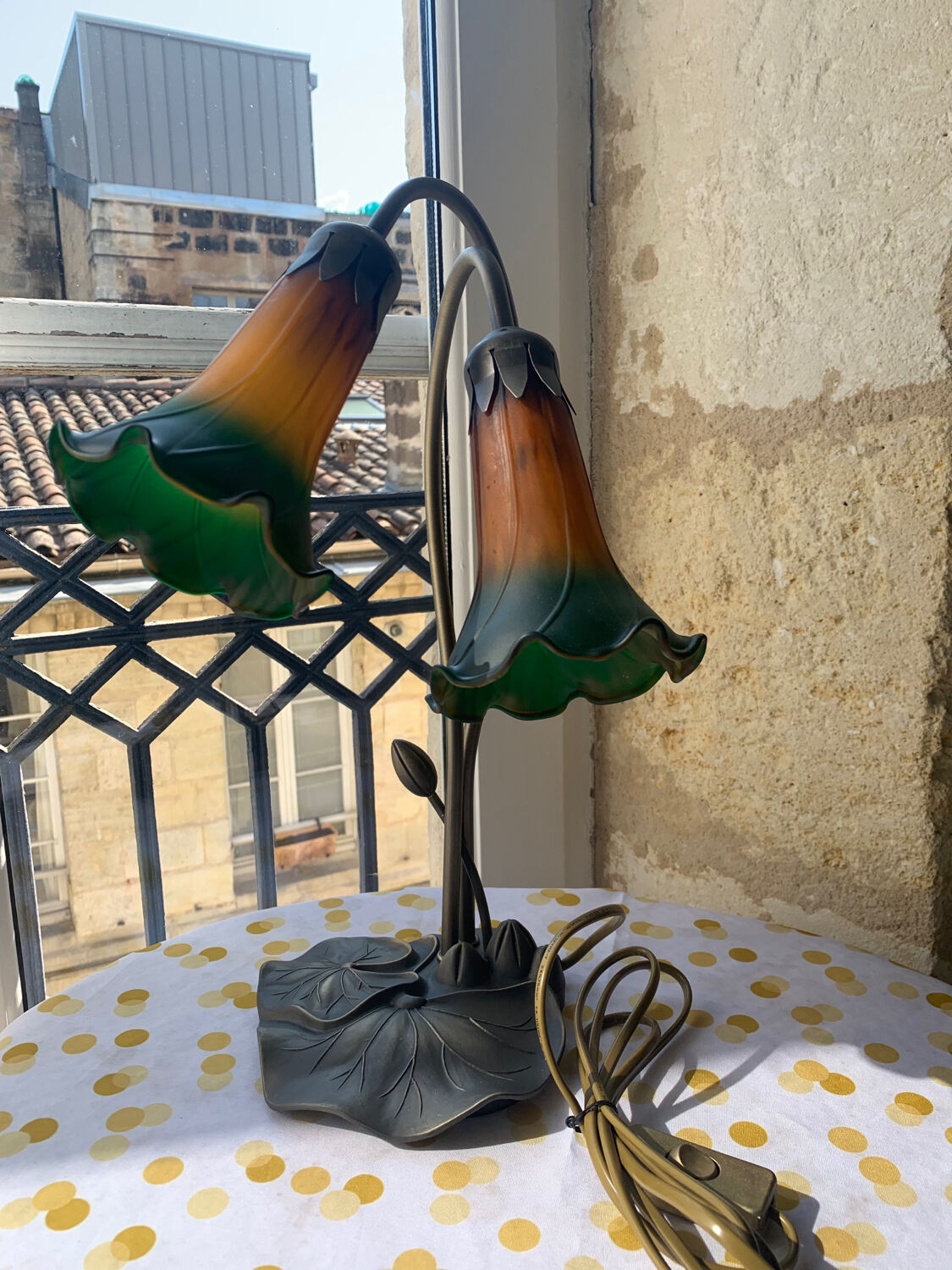 Antique table lamp Water lily