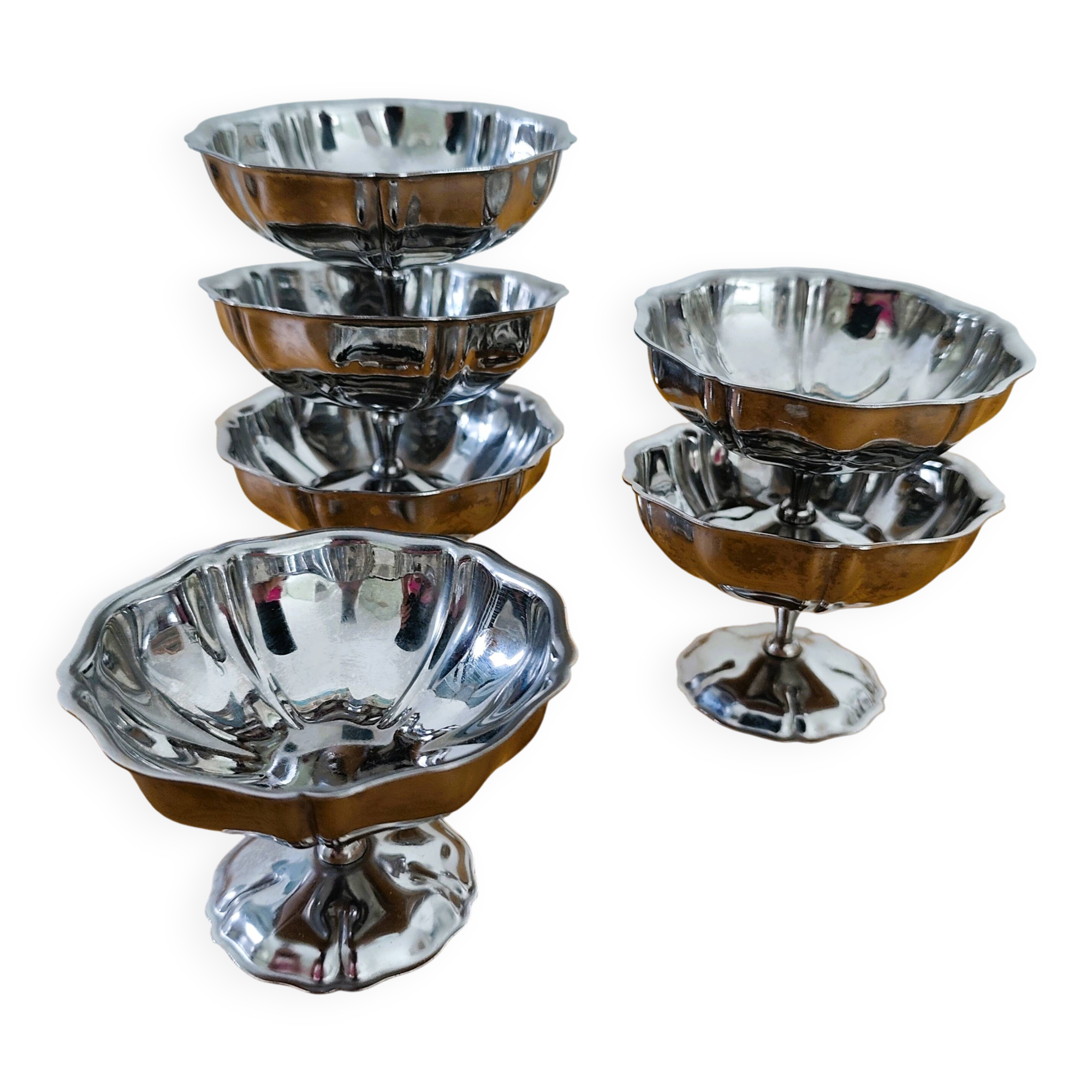 Vintage stainless steel ice cream bowls in a set of 6.