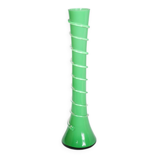 SOLIFLORE EN OPALINE VERTE TORSADÉ - FAIT MAIN