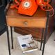 Téléphone à cadran vintage orange