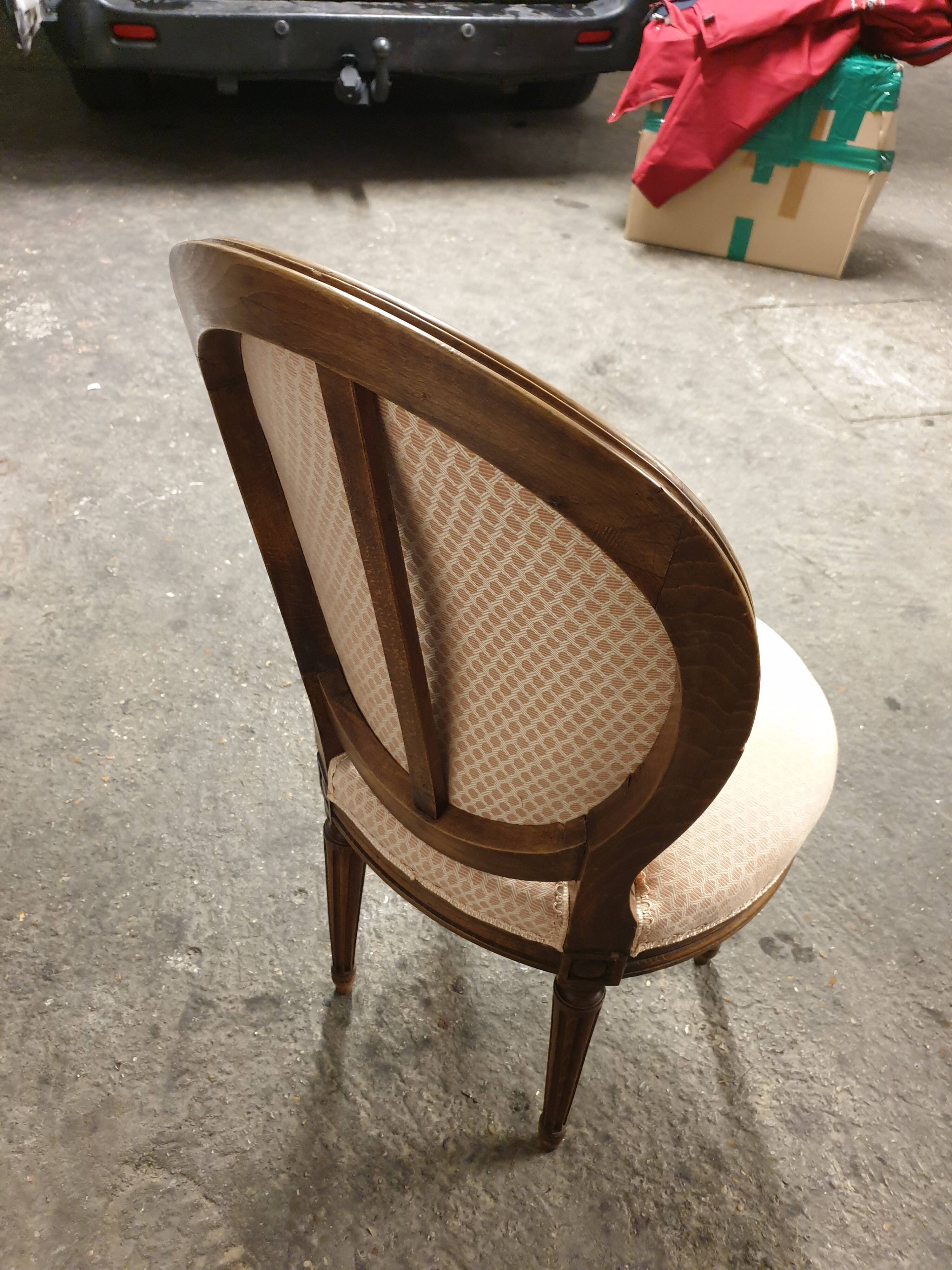 Medallion chair louis xvi