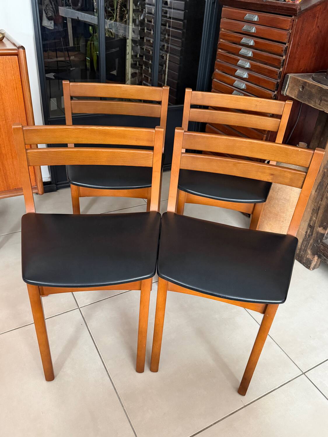Ensemble de 4 chaises style scandinave vintage
