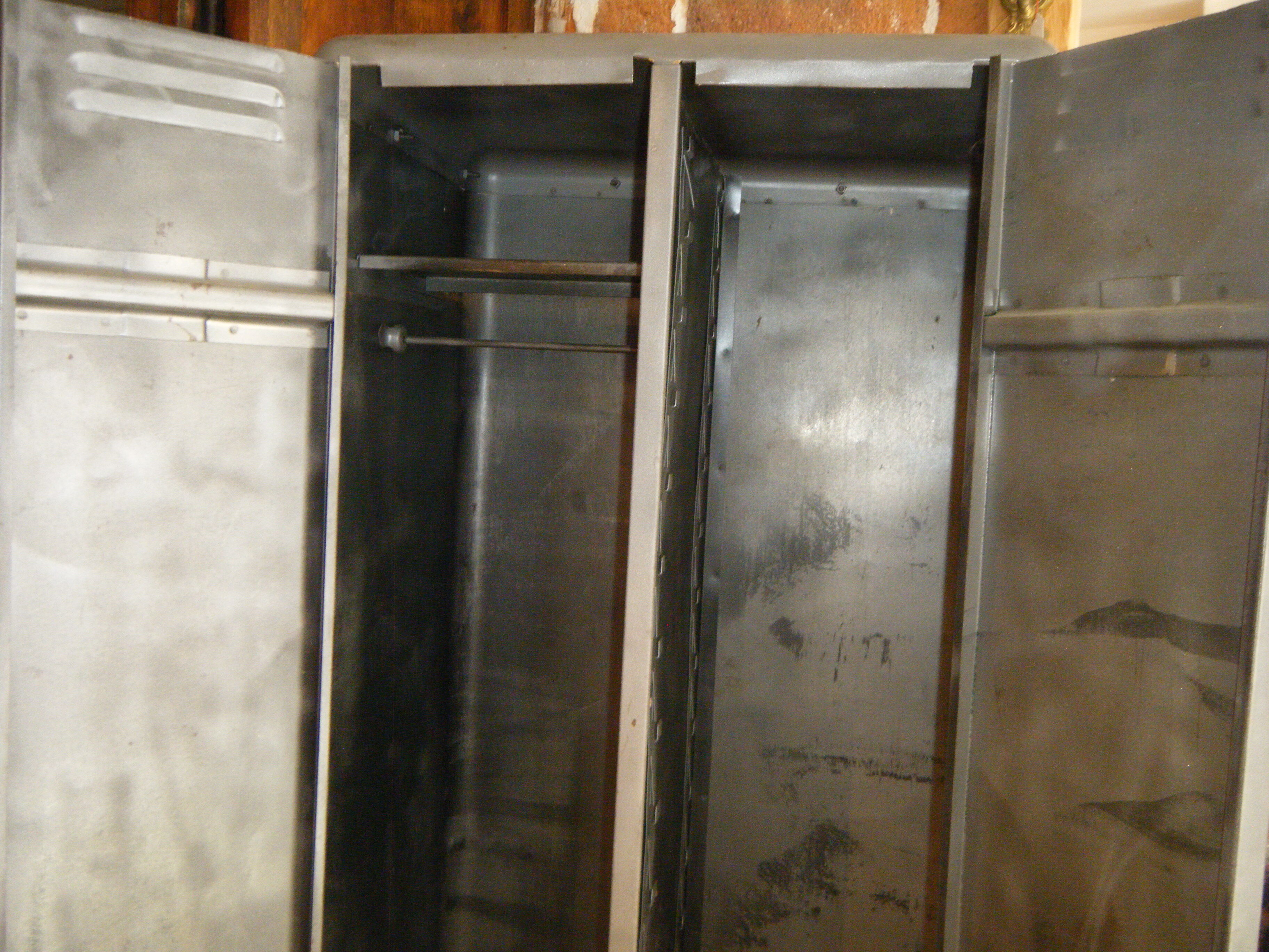 Cloakroom steel rounded corners