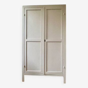 Armoire parisienne taupe