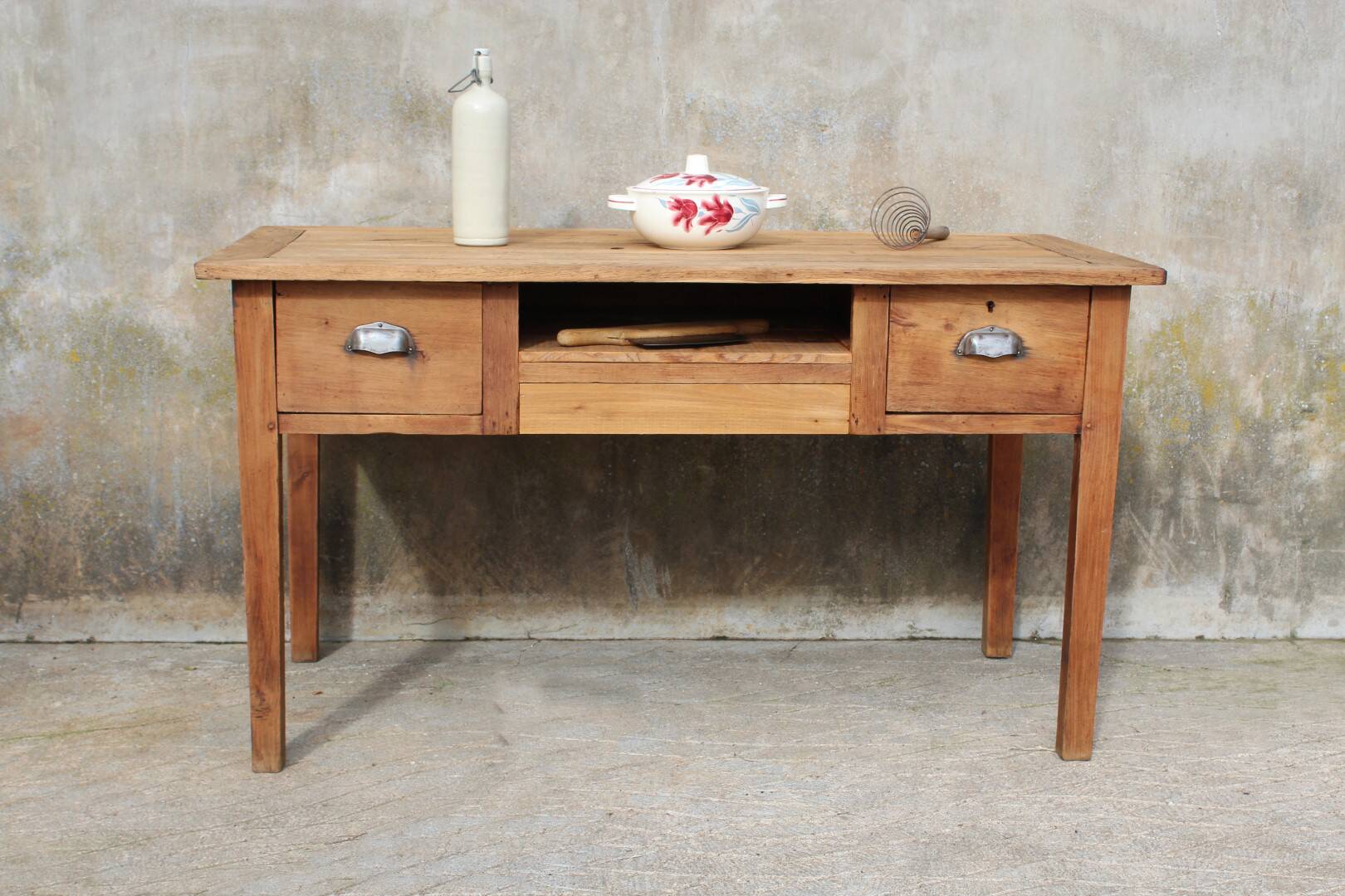 Farm table