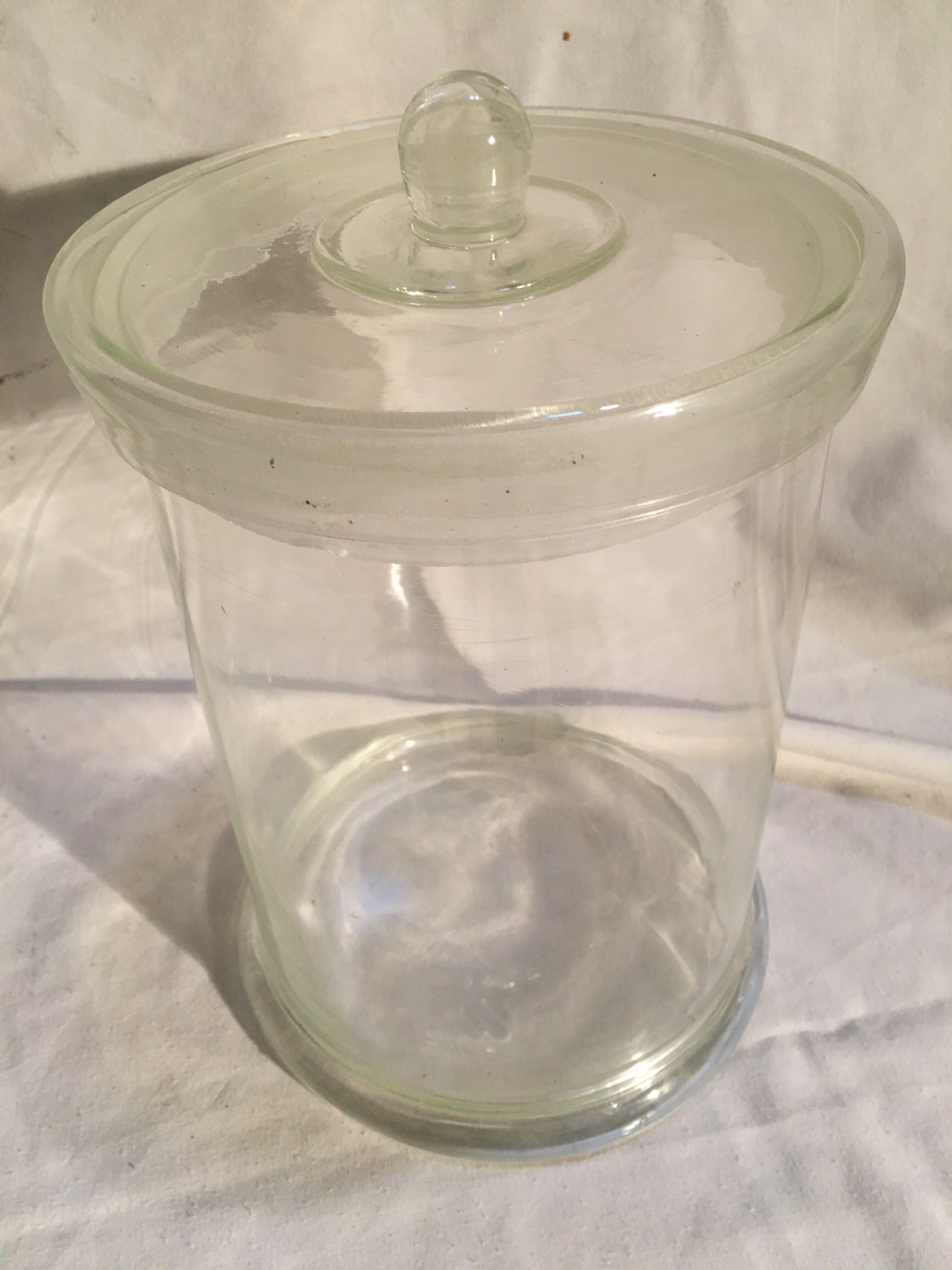 Confectioner jar made of antique glass