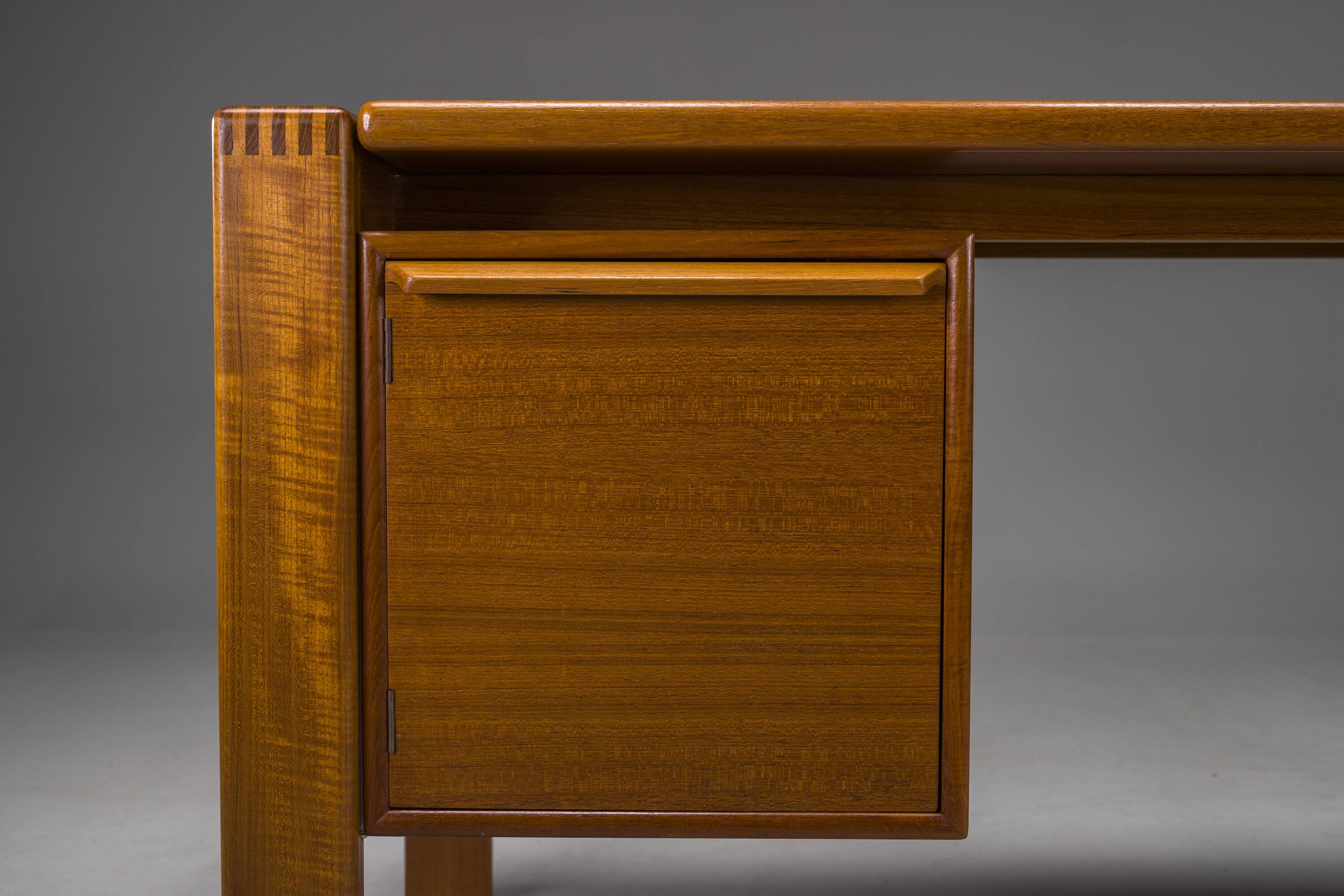 Mid-Century Teak Freestanding Desk from GV Møbler, 1960s