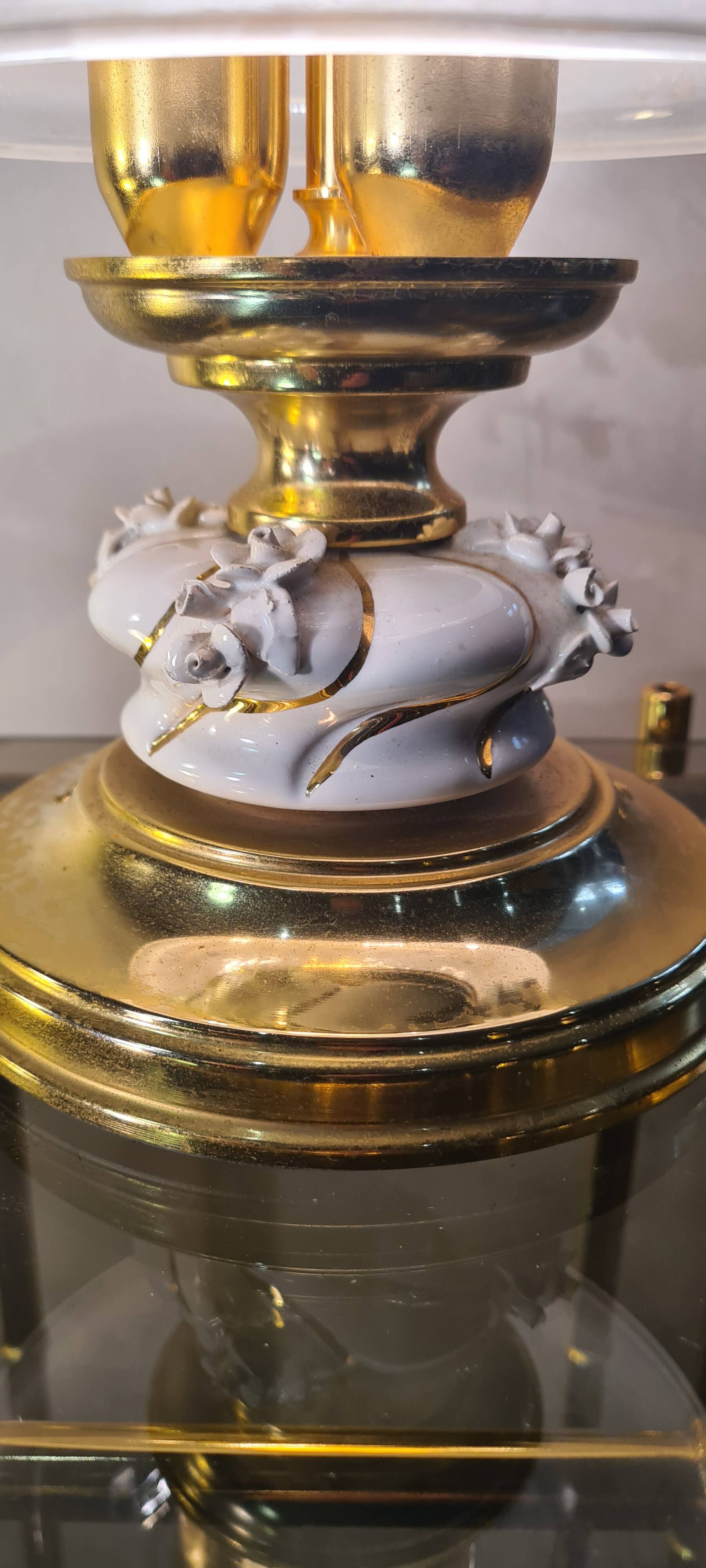 chrome gold lamp and engraved glass 1970 to 80,,32x19,, very beautiful