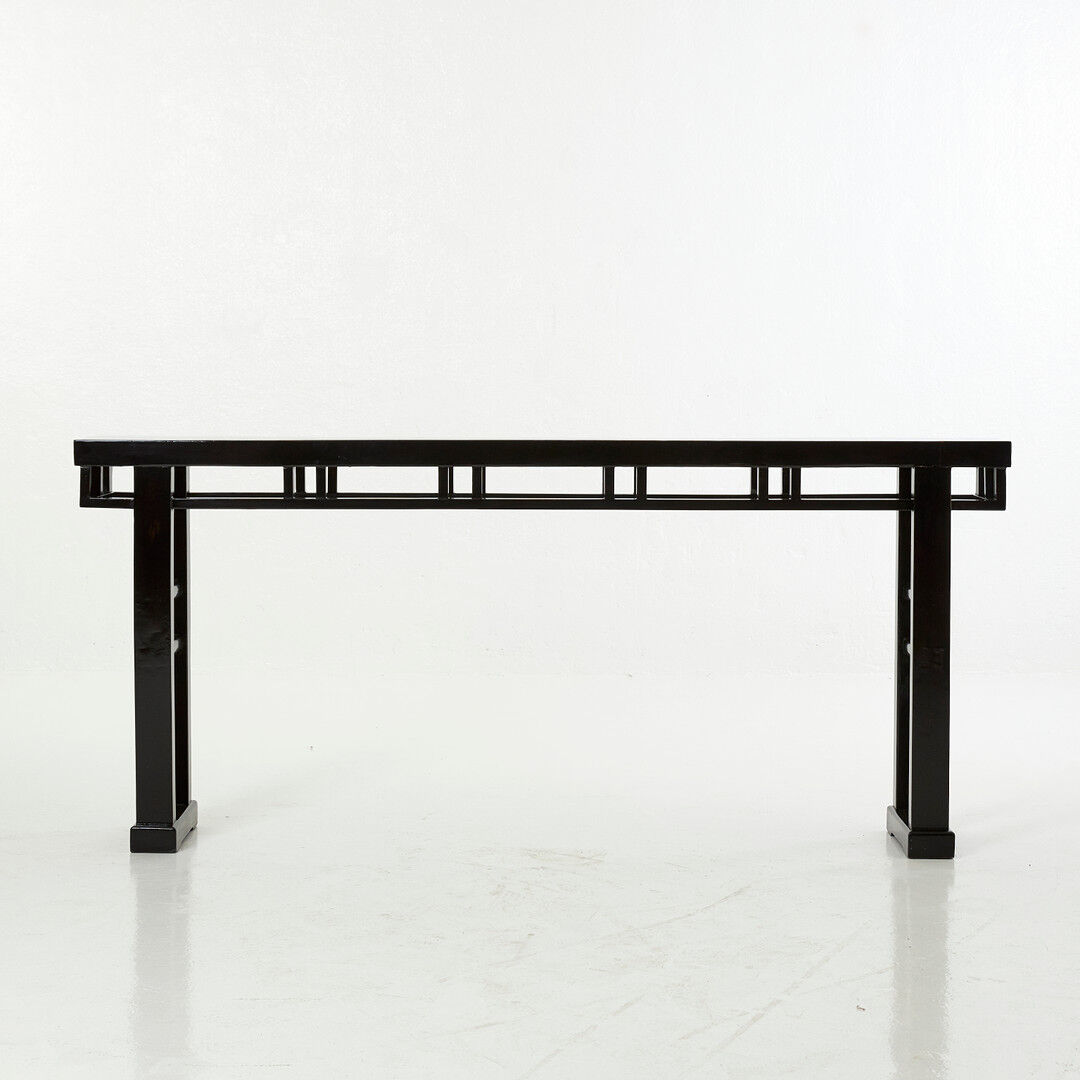 Table console en bois laque noire, style asiatique du XXeme siècle