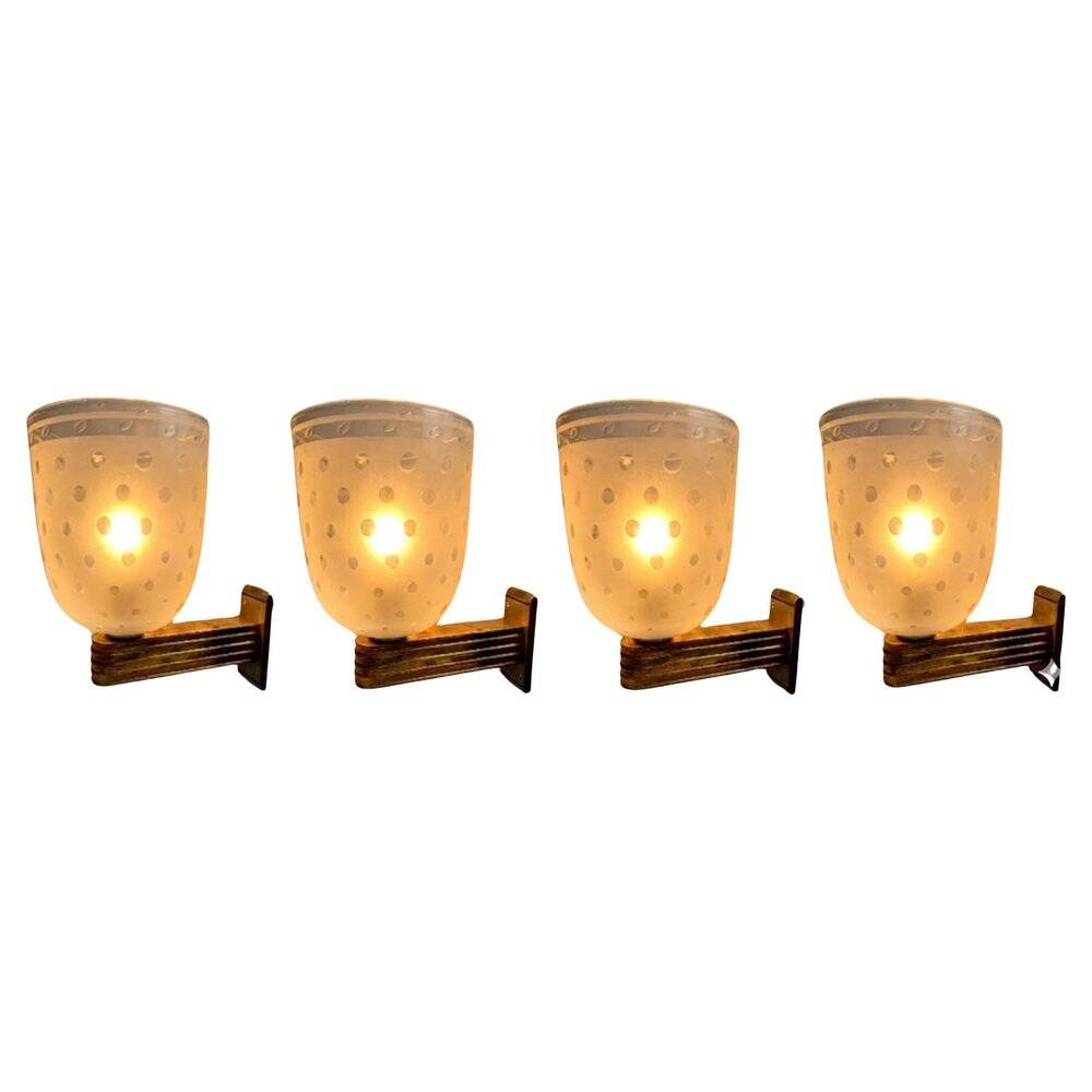 Art Deco Wall Lights in Blown Glass and Brass, Italy, 1940s, Set of 4