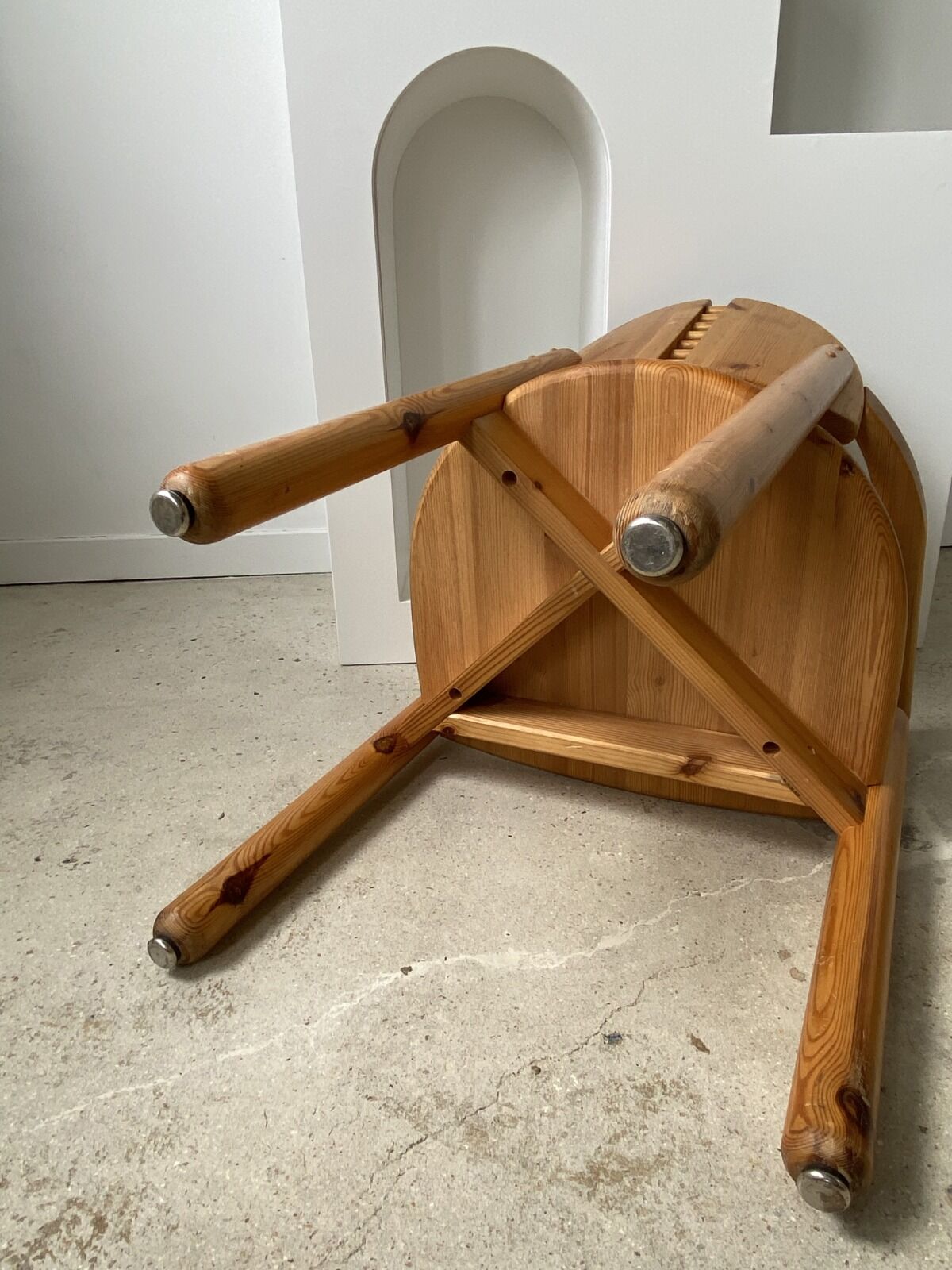 Pine armchair René Daumiller