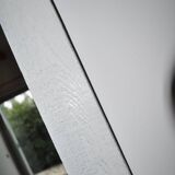 Miroir mural rectangulaire blanc encadrement bois peint et verre, années 1980, 59x119 cm