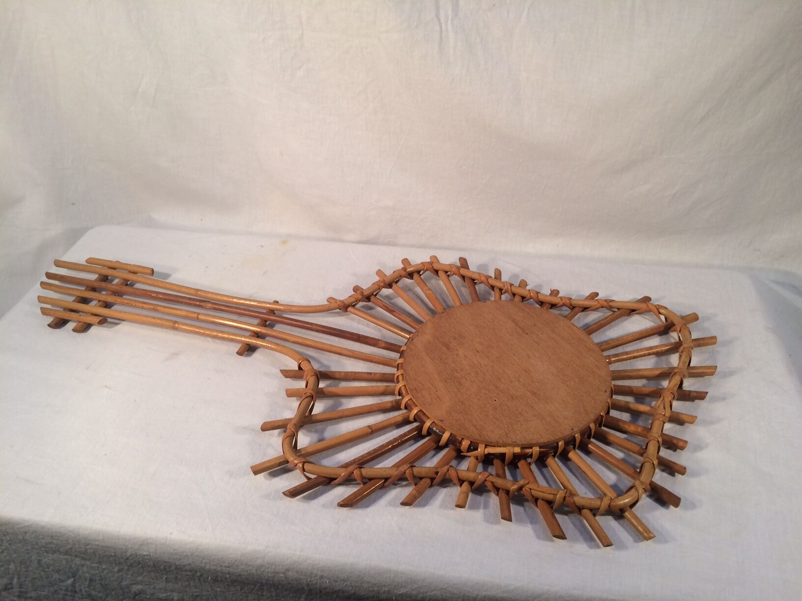 Mirror vintage rattan guitar - 70s - 76x37cm