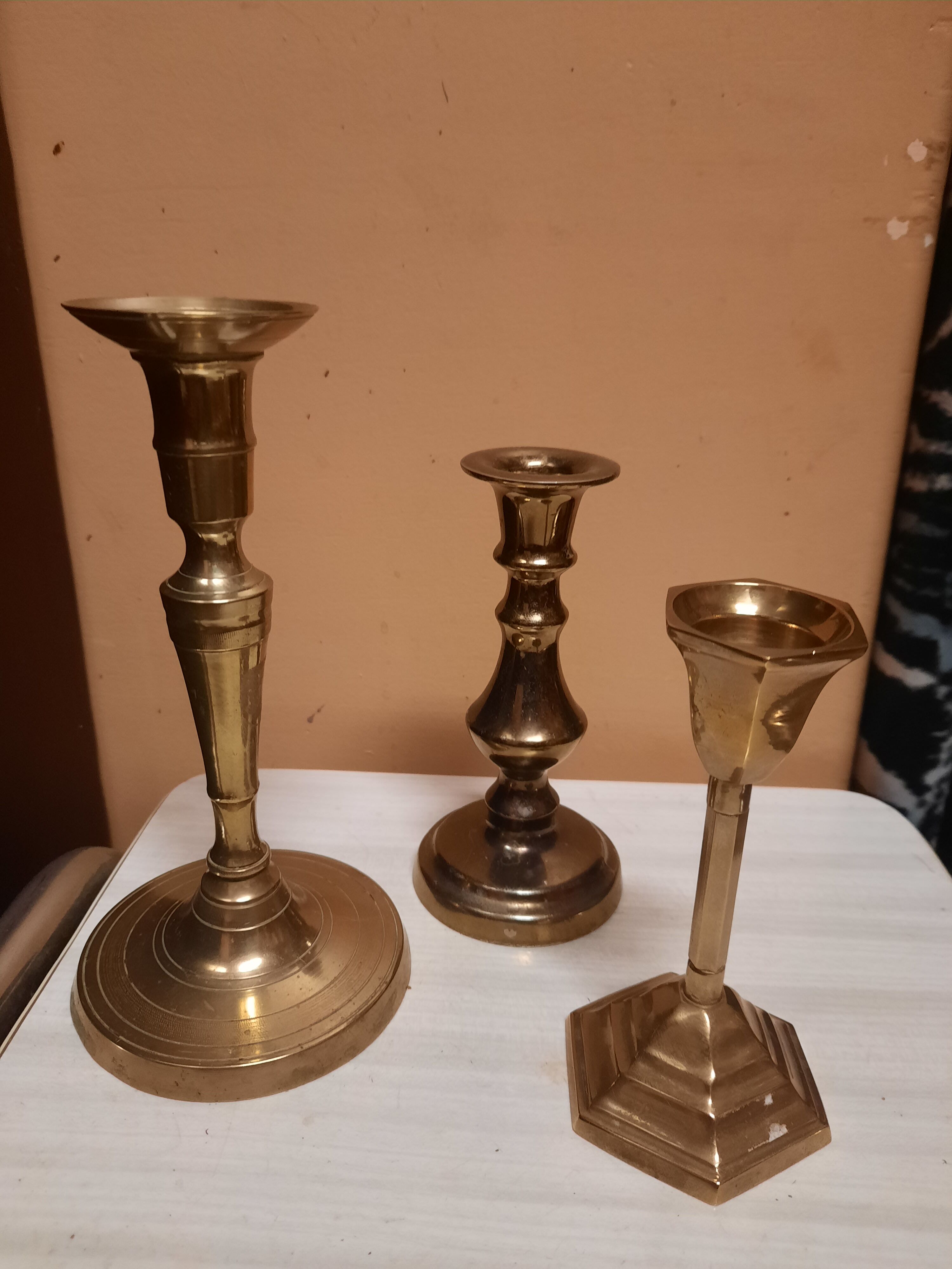 Trio de bougeoirs en bronze