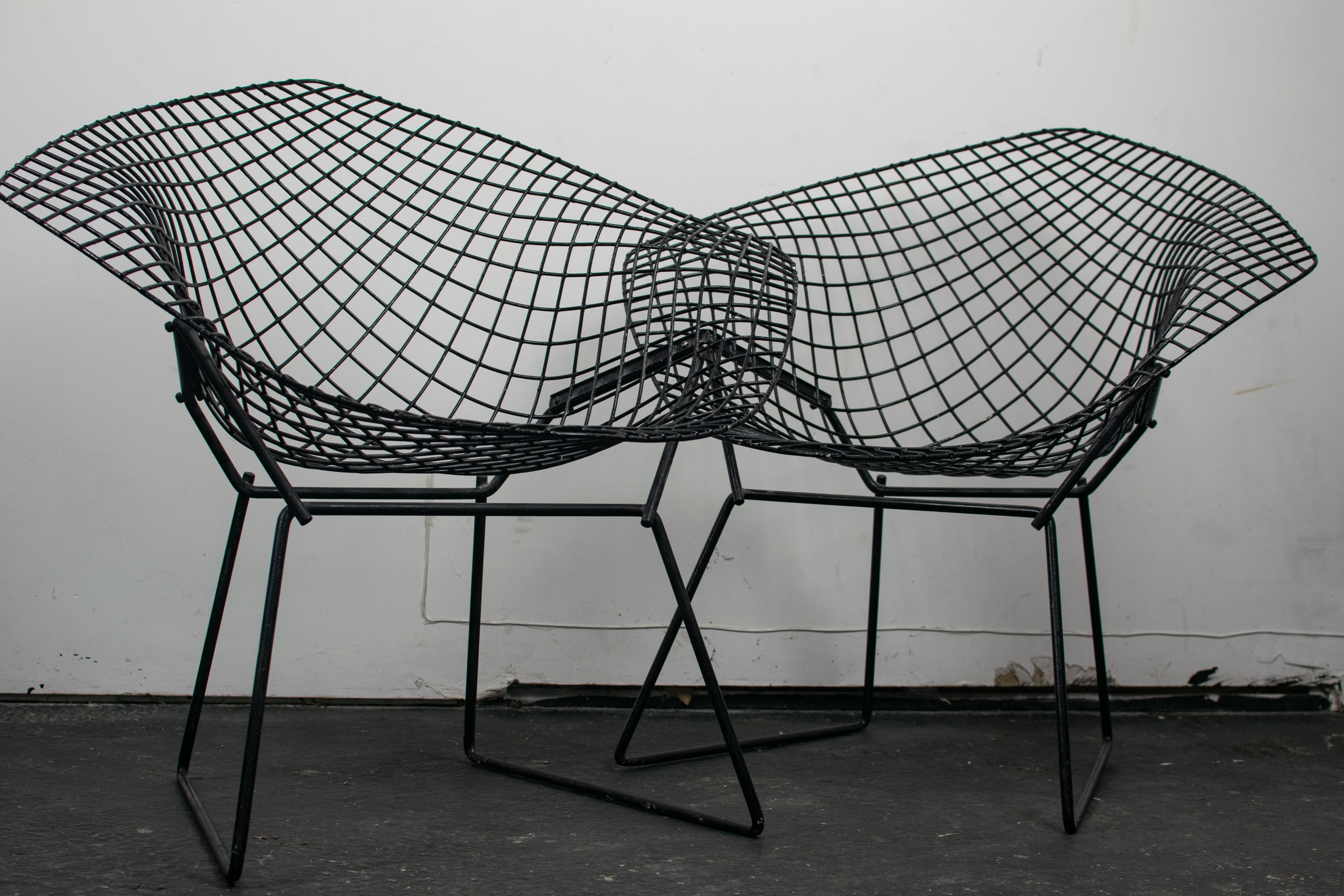 Pair of armchairs Diamond Chairs Harry Bertoia