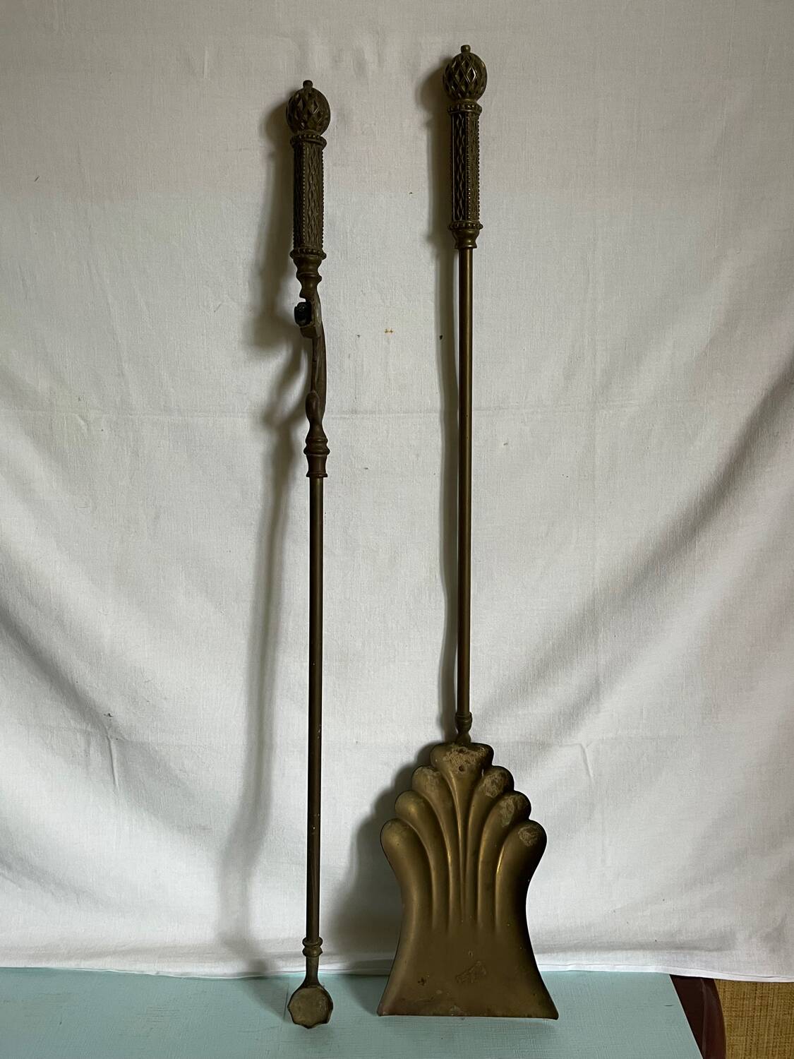 Accessoires de cheminée anciens en laiton