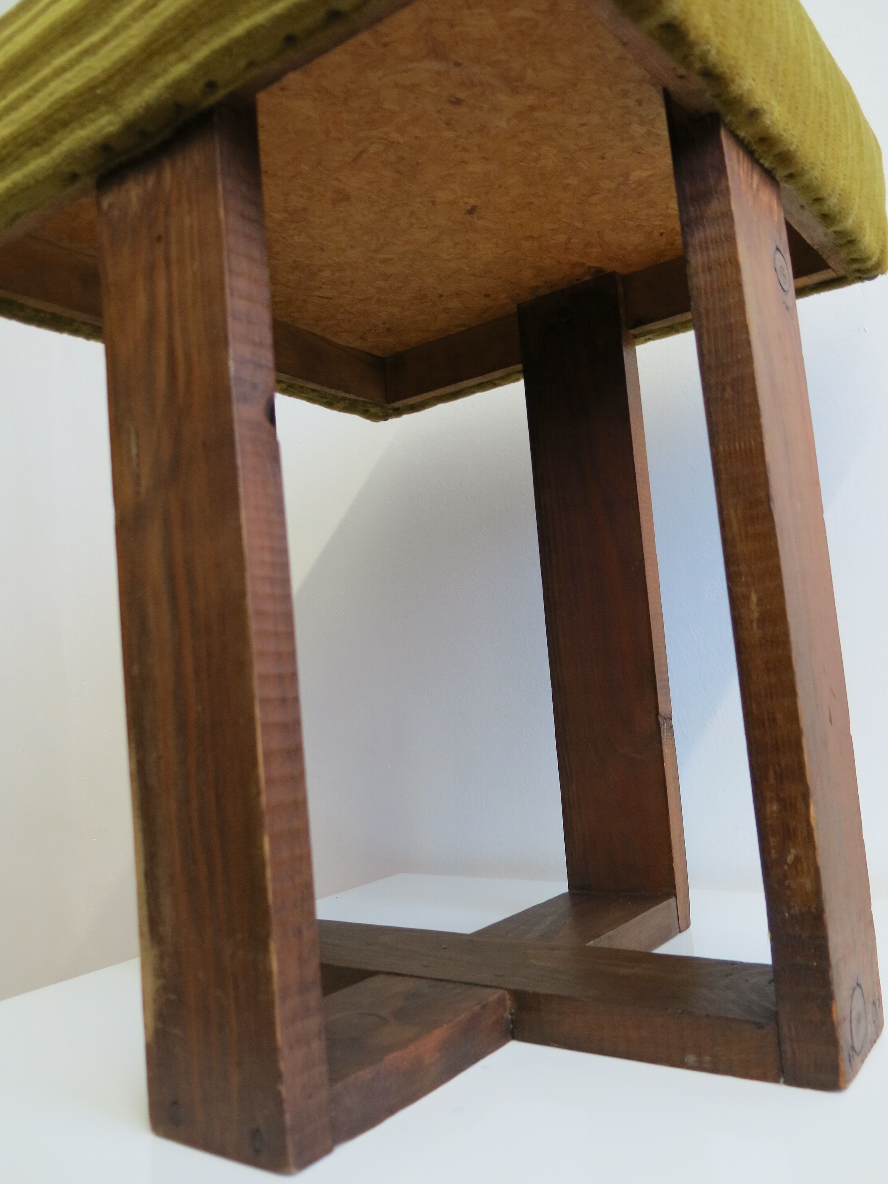 Rest - art deco foot in green velvet and solid wood