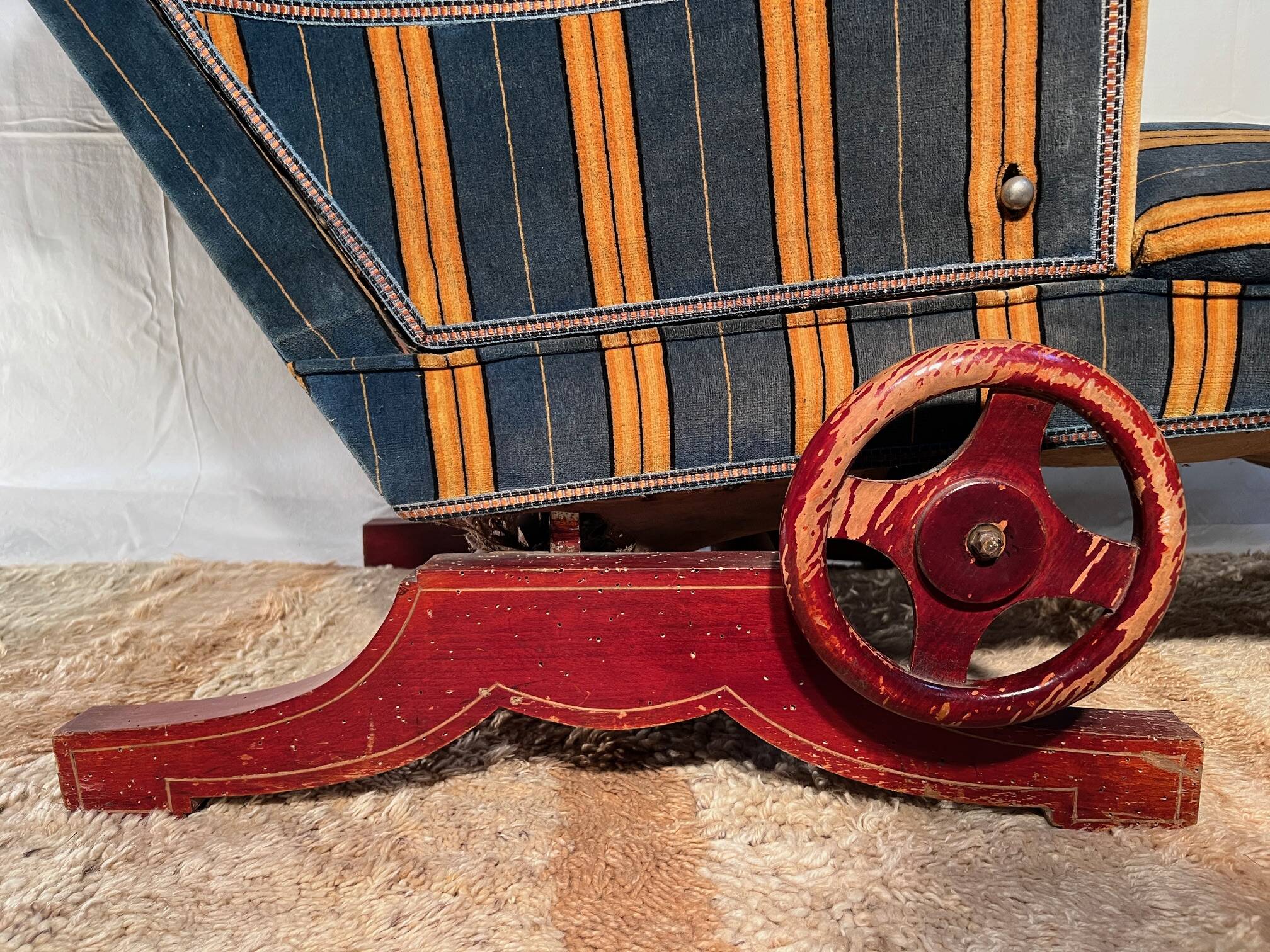 Dr Pascaud's Le Surrepos lounge chair, 1920s velvet chaise longue