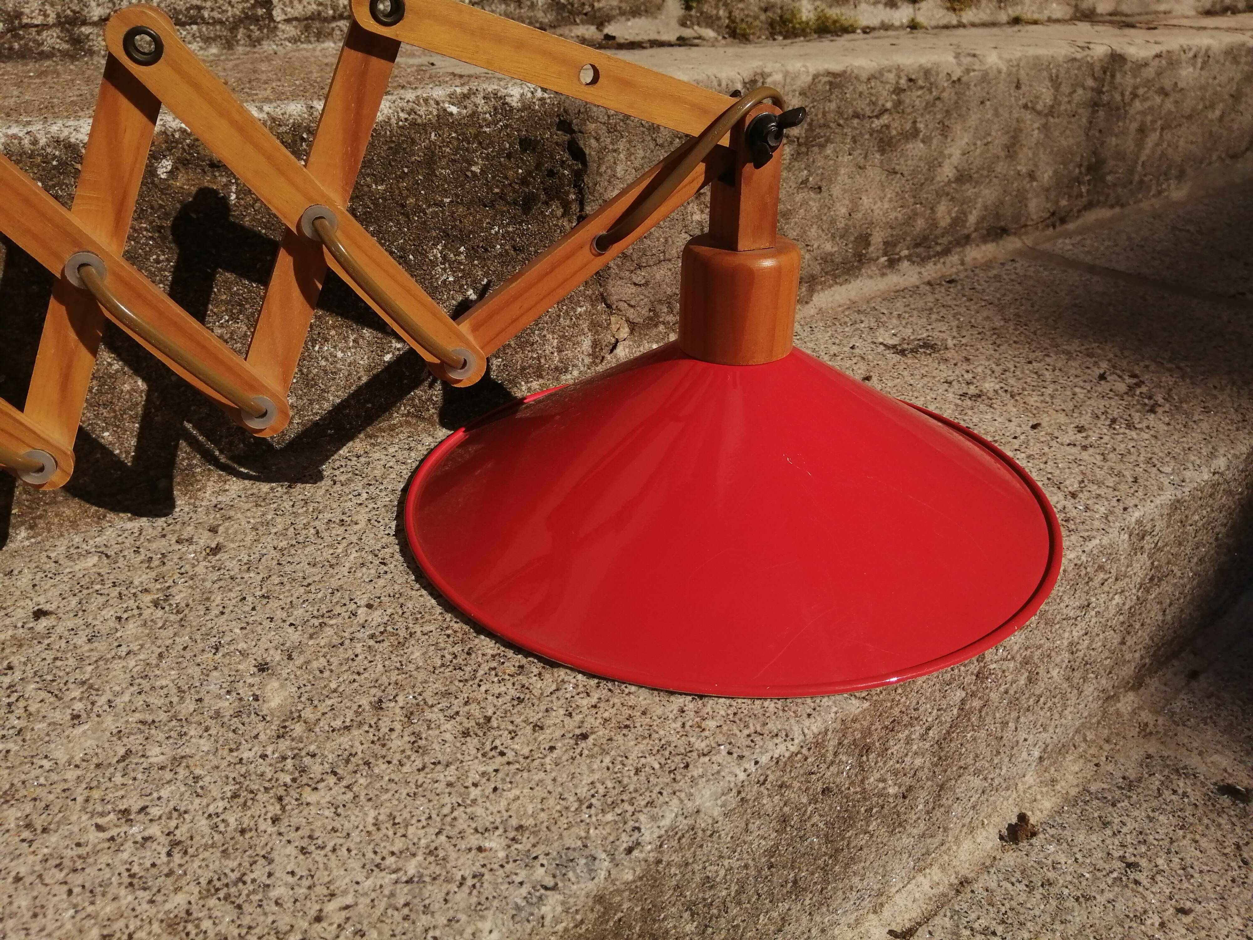 Scandinavian design wooden accordion wall lamp