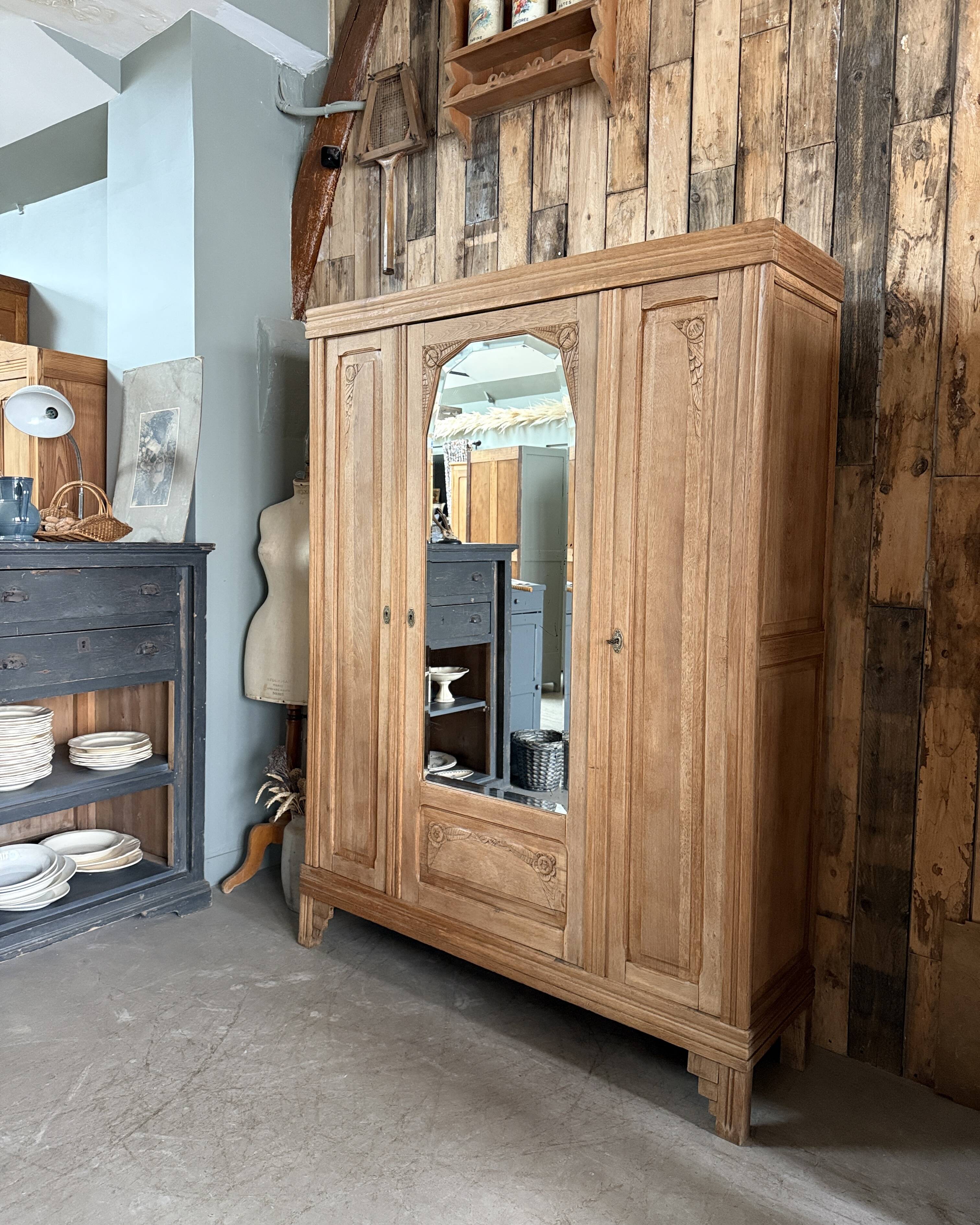 Armoire Art déco 3 portes en chêne, rénovée