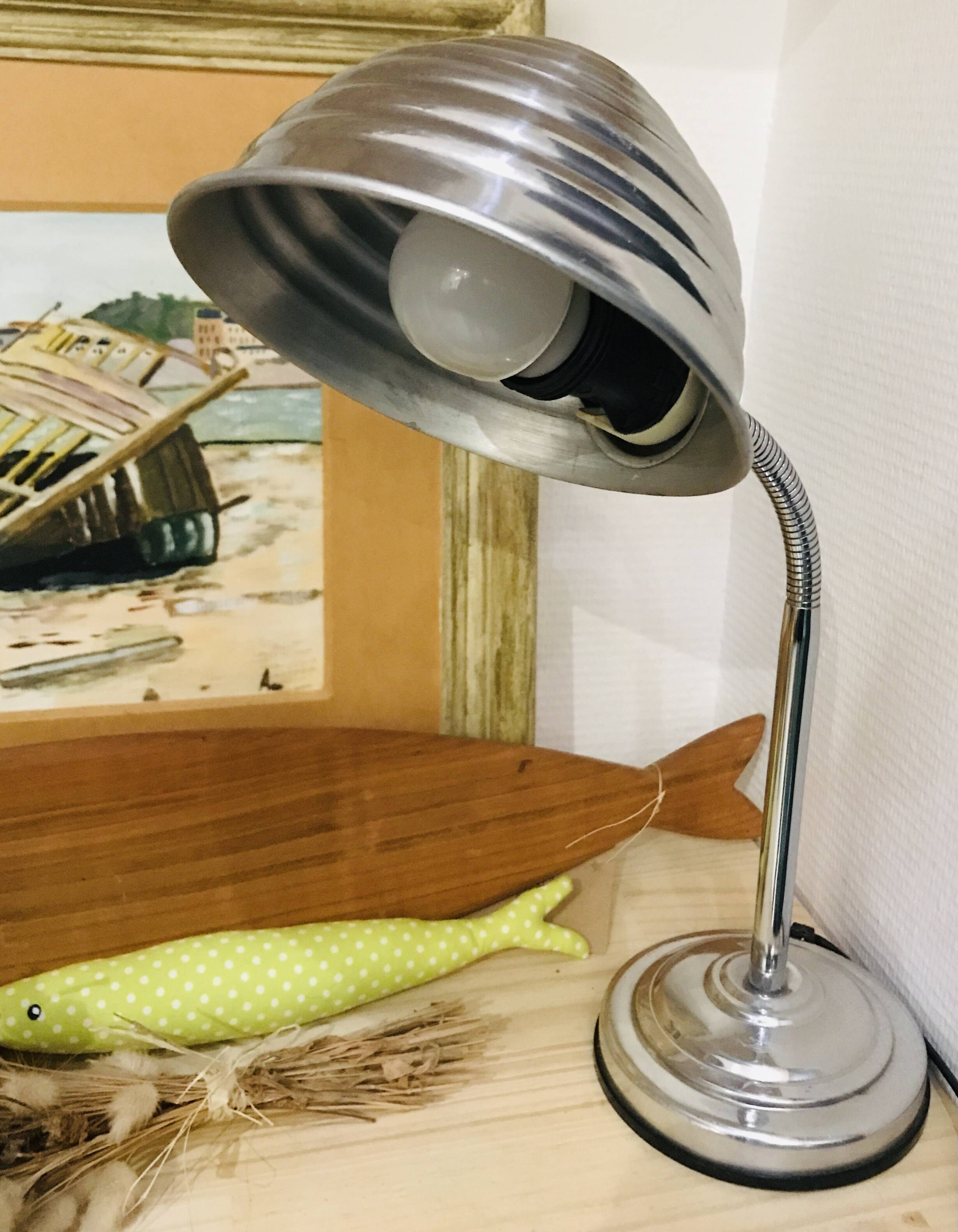 White iron table lamp
