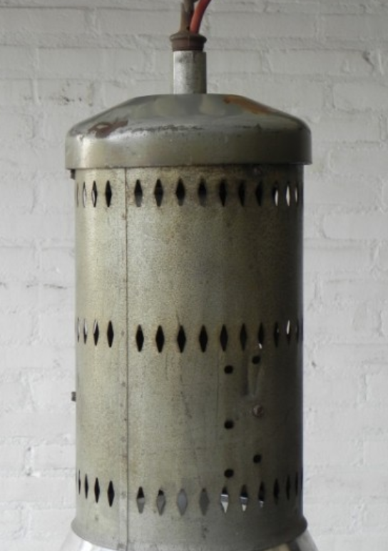 Industrial pendant light