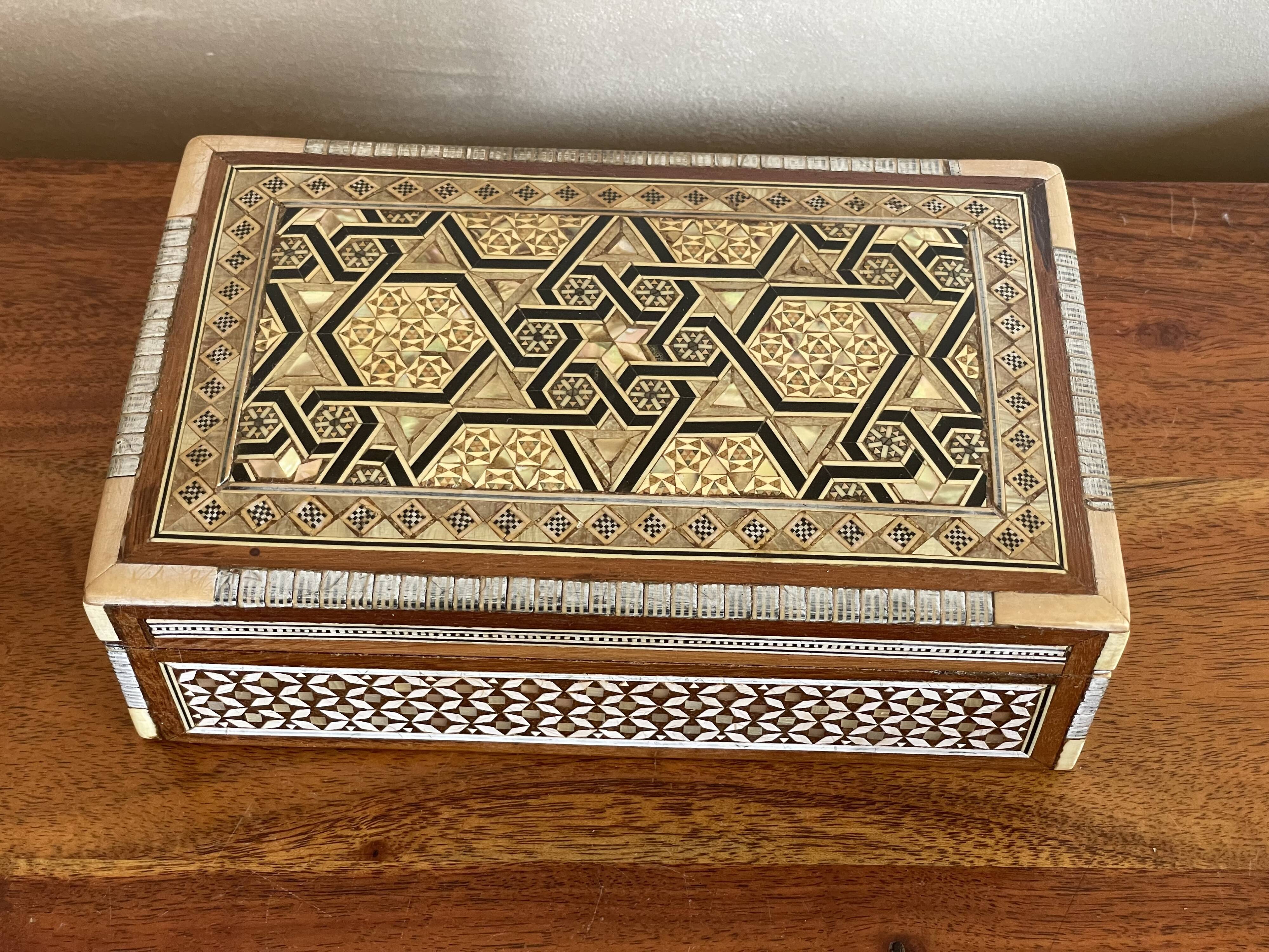 Wood and mother-of-pearl box