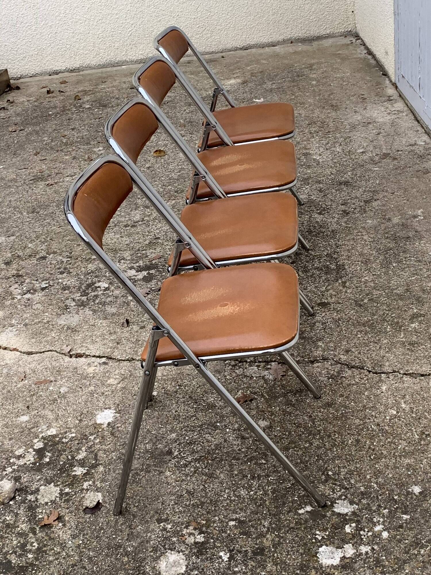4 folding chairs chromed metal and Skaï fawn 1970