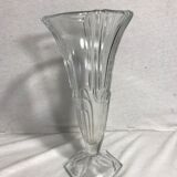 Paire de vases anciens en verre moulé