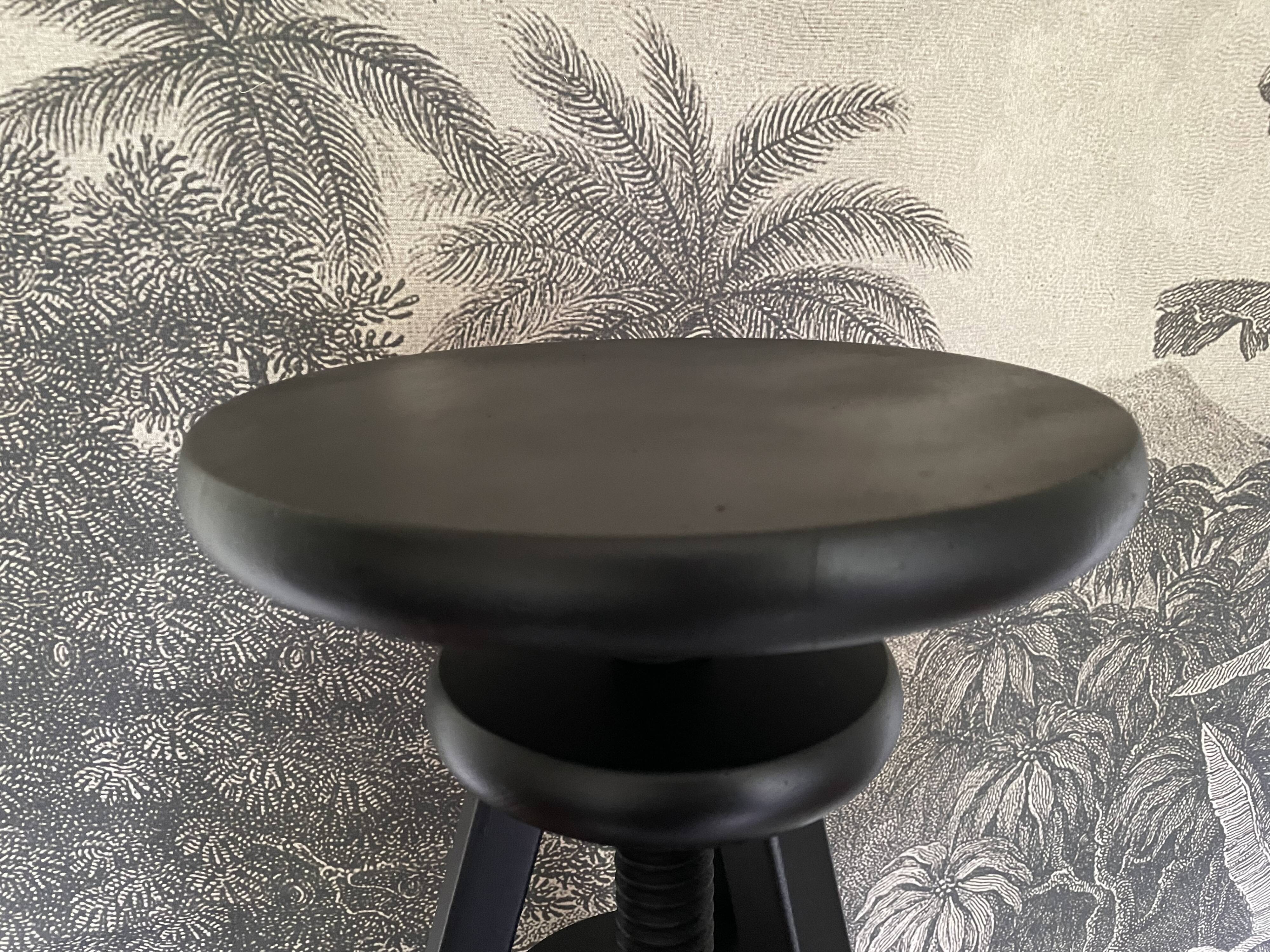Tabouret à vis
