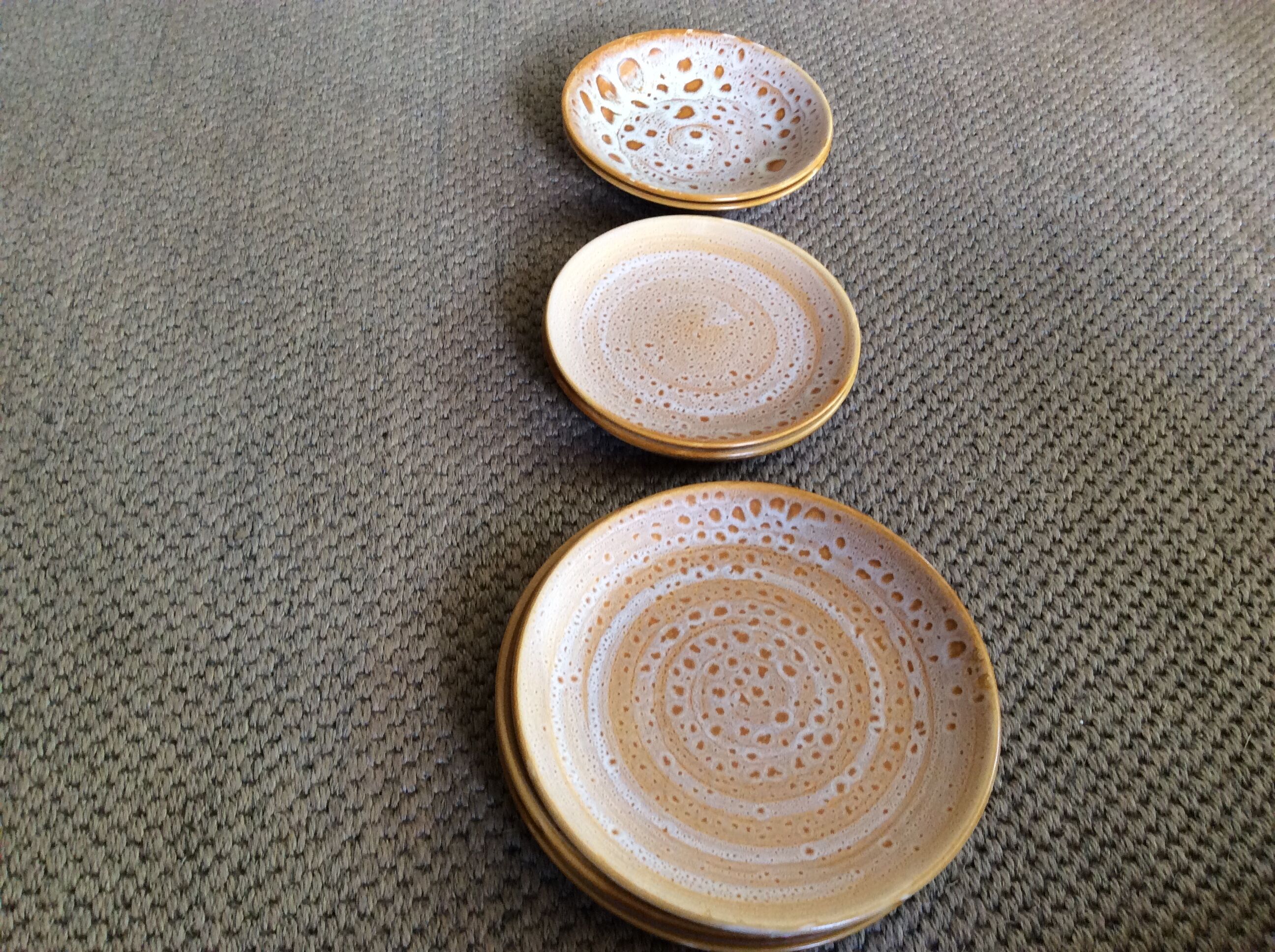 Set of 8 plates