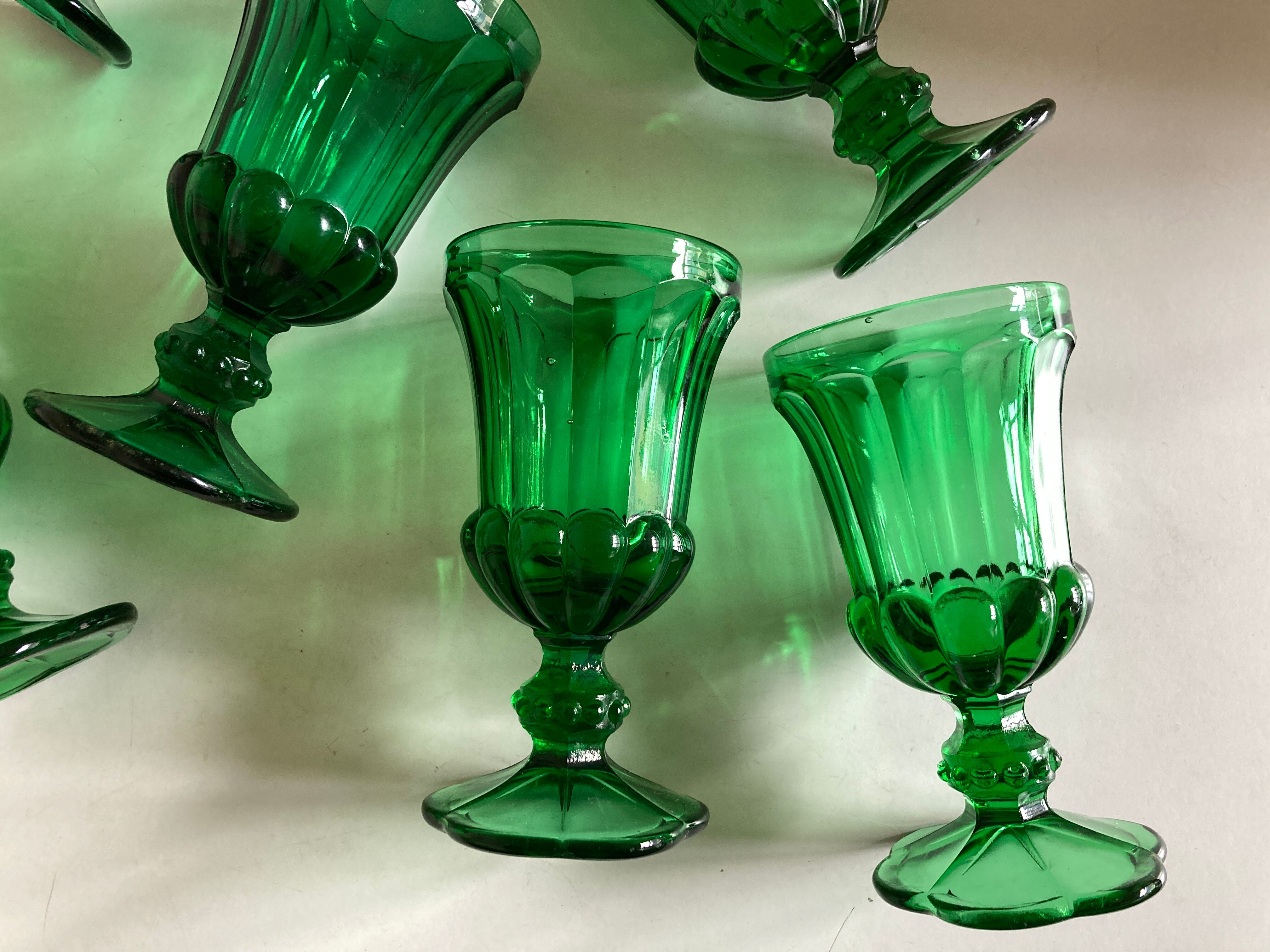 Set of 6 Medicis glasses in green moulded glass