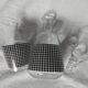 Lot de 2 carafes en verre pied de poule noir et blanc de la cristallerie d'Arques. Rare.