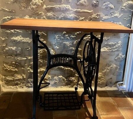 Table feet sewing machine