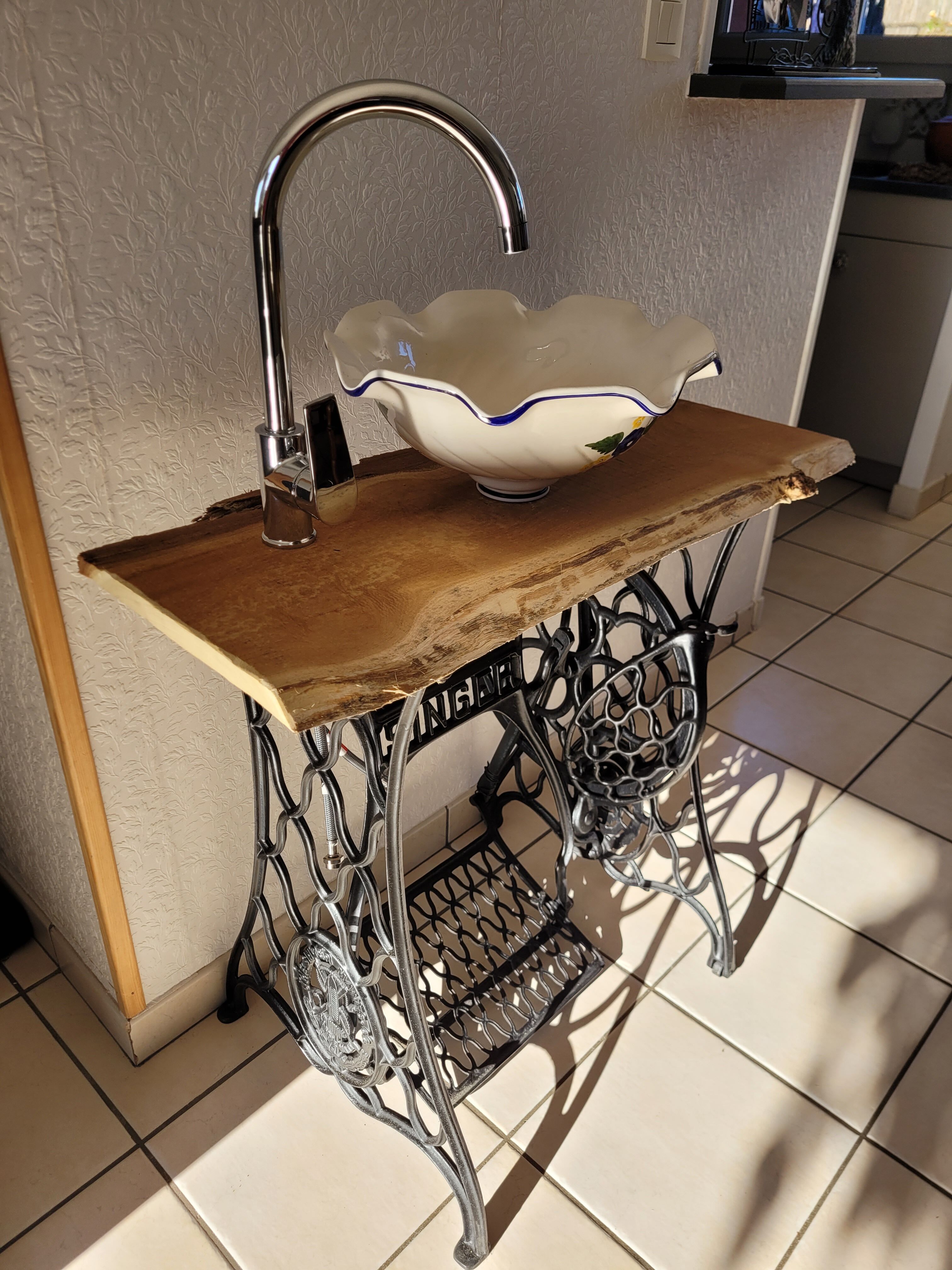 Singer furniture ceramic basin