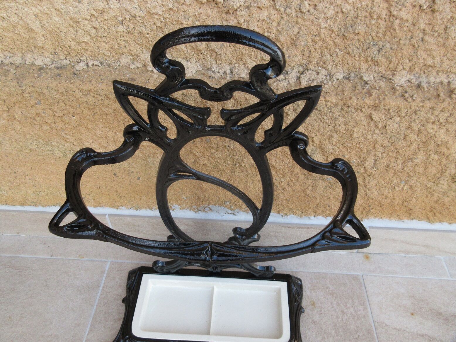 Cast iron umbrella holder