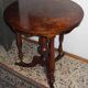 Antique English round table. Petite table ronde anglaise