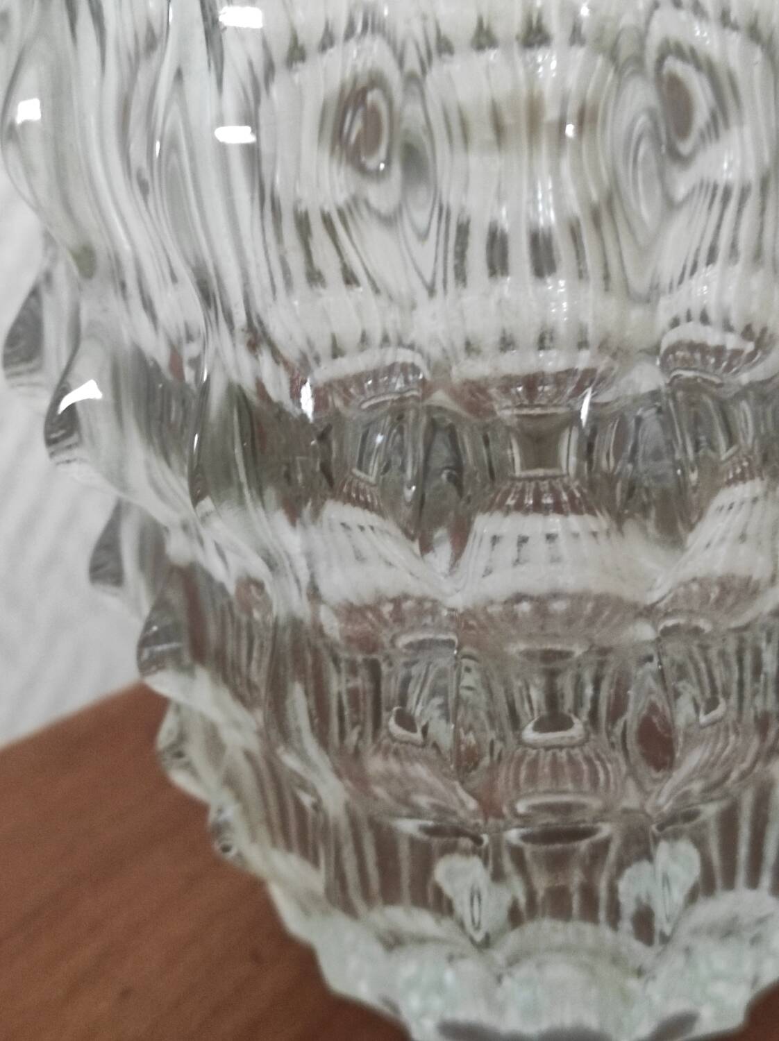 Molded glass vase "thorns"