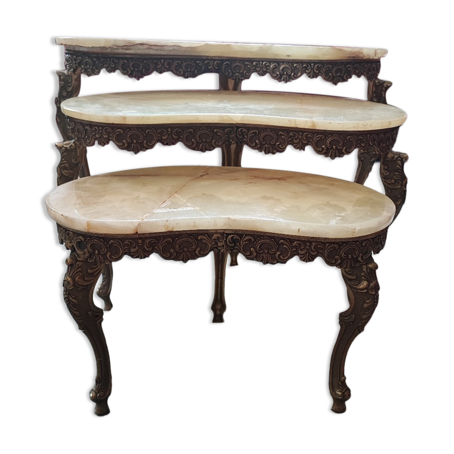 Kidney bean nesting tables
