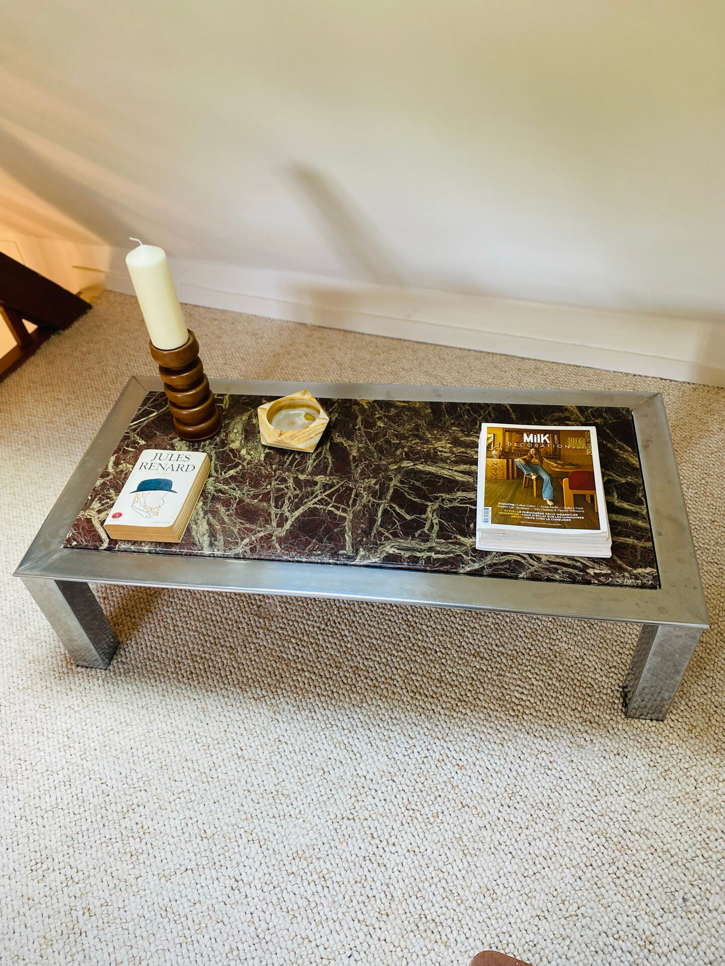 Table basse Roche Bobois en métal chromé et marbre