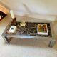 Table basse Roche Bobois en métal chromé et marbre